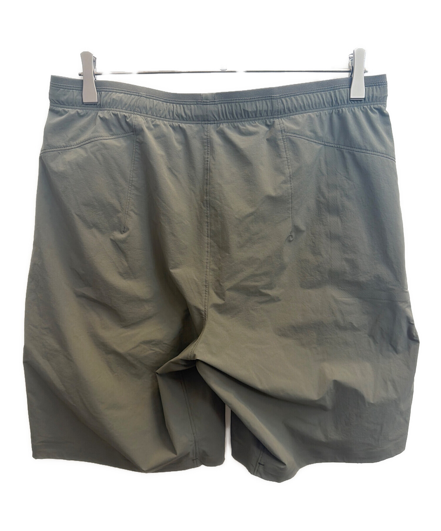 Arc'teryx グレーショートパンツ 中古・古着通販】ARC'TERYX (アークテリクス) ショートパンツ グリーン