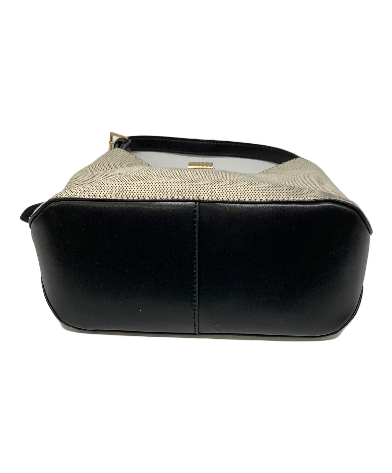 中古・古着通販】CHARLES & KEITH (チャールズアンドキース 