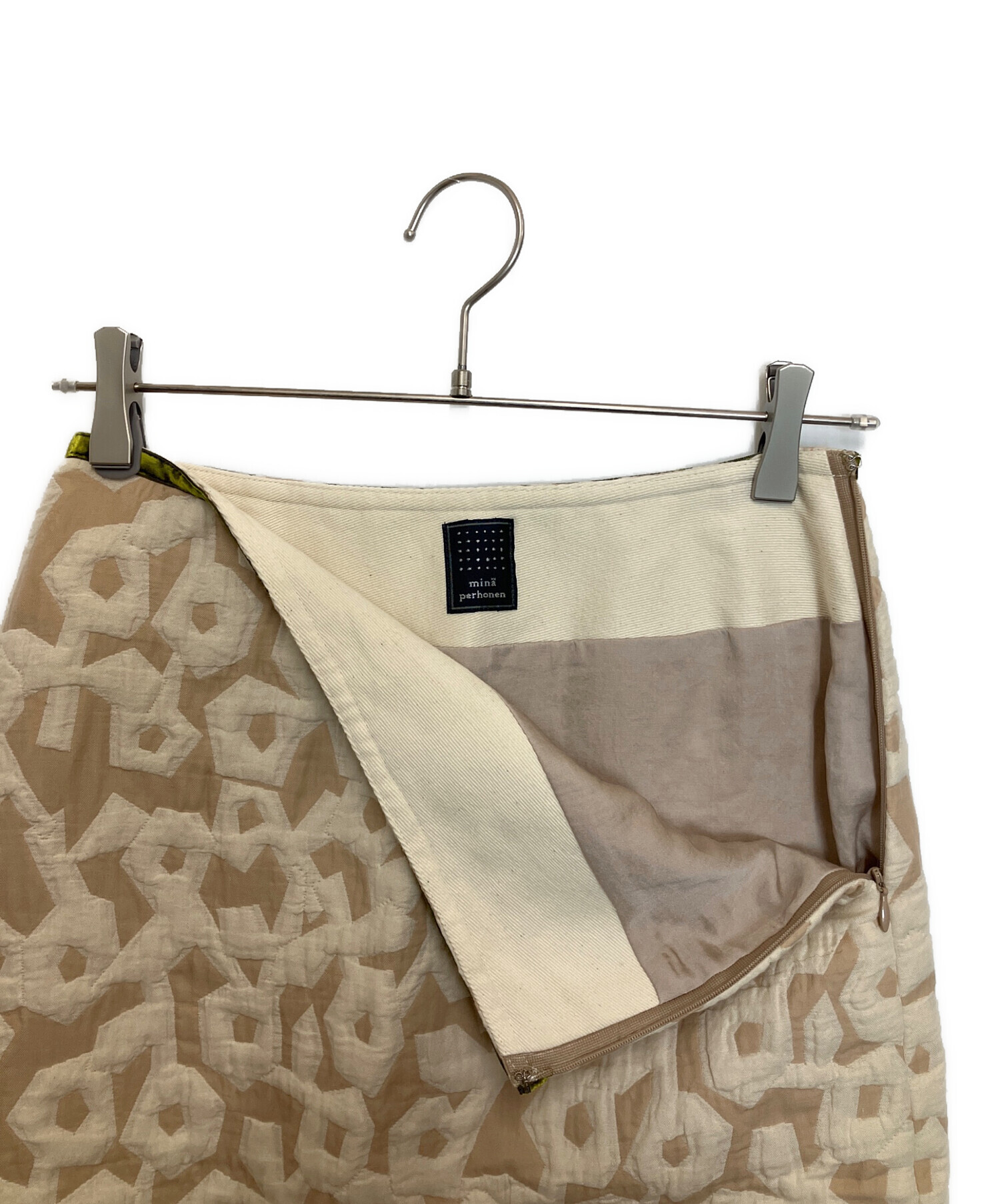 mina perhonen ベージュ スカート mina perhonen ベージュ スカート papier タックスカート - minä