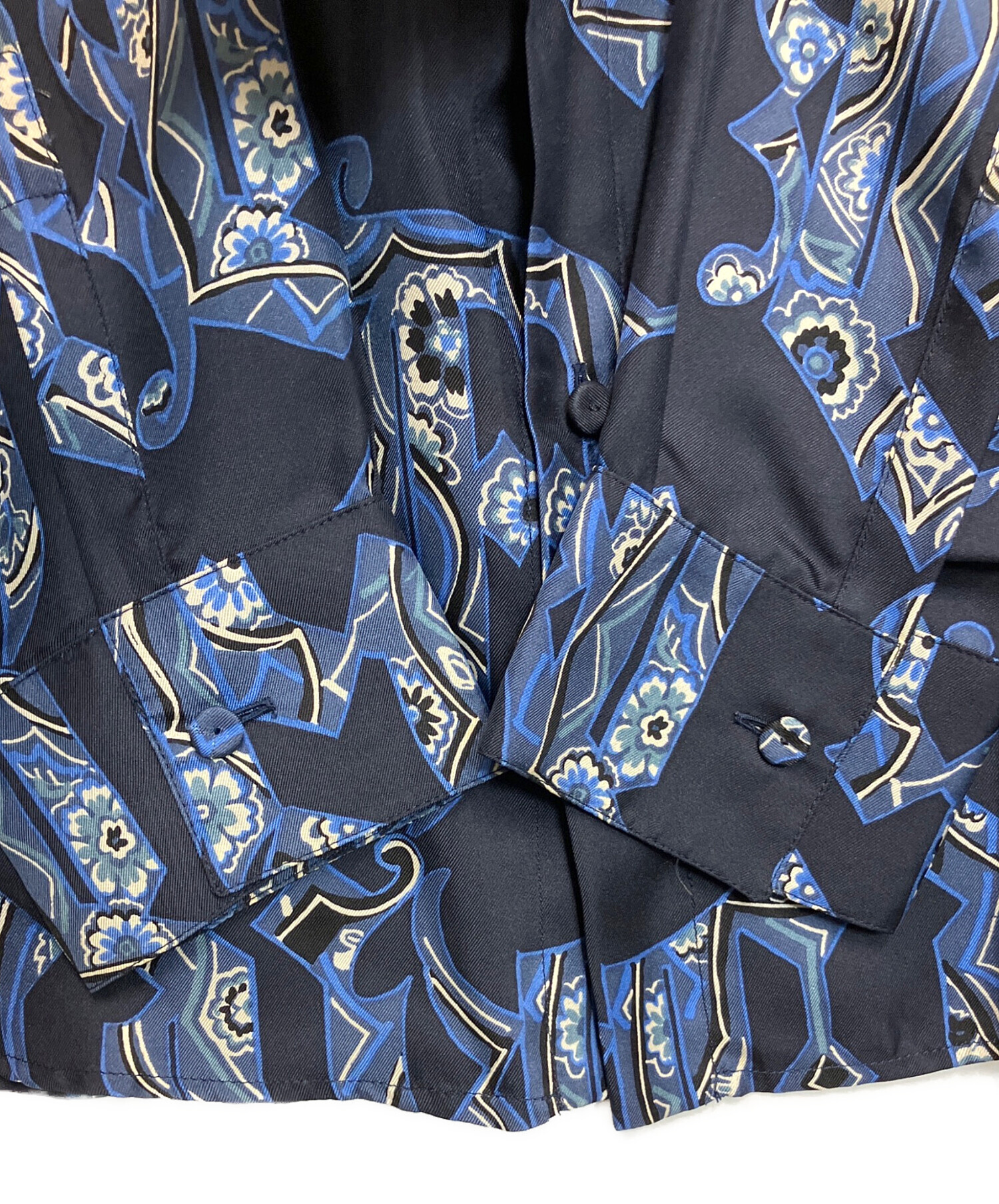 ジャンニヴェルサーチ GIANNI VERSACE シルクシャツ 38 中古・古着通販】GIANNI VERSACE (ジャンニ・ヴェルサーチ) シルク