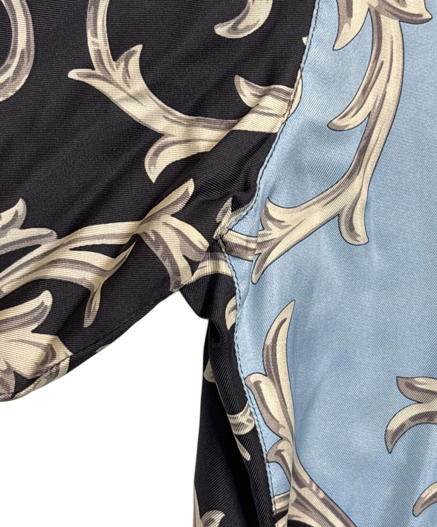 GIANNI VERSACE シルクストライプシャツ 楽天市場】【GIANNI VERSACE】ヴェルサーチ クラシカルデザイン L/S