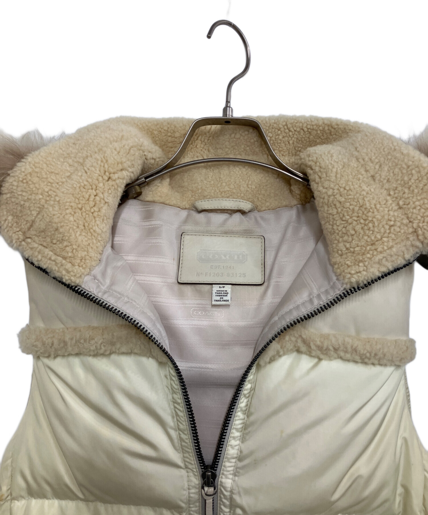 中古・古着通販】COACH (コーチ) ダウンベスト ホワイト サイズ:s