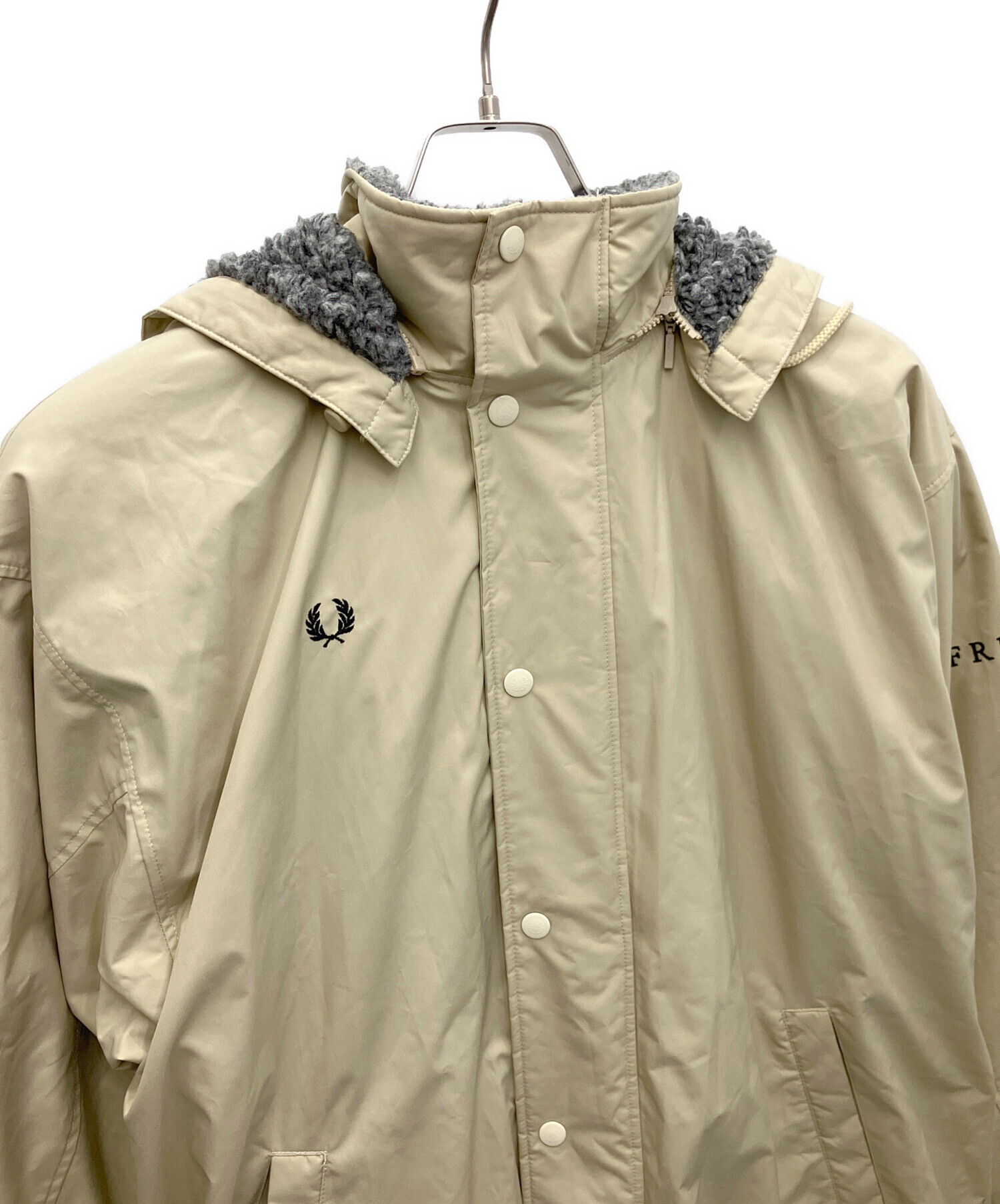 FRED PERRY (フレッドペリー) ベンチコート ベージュ サイズ:M