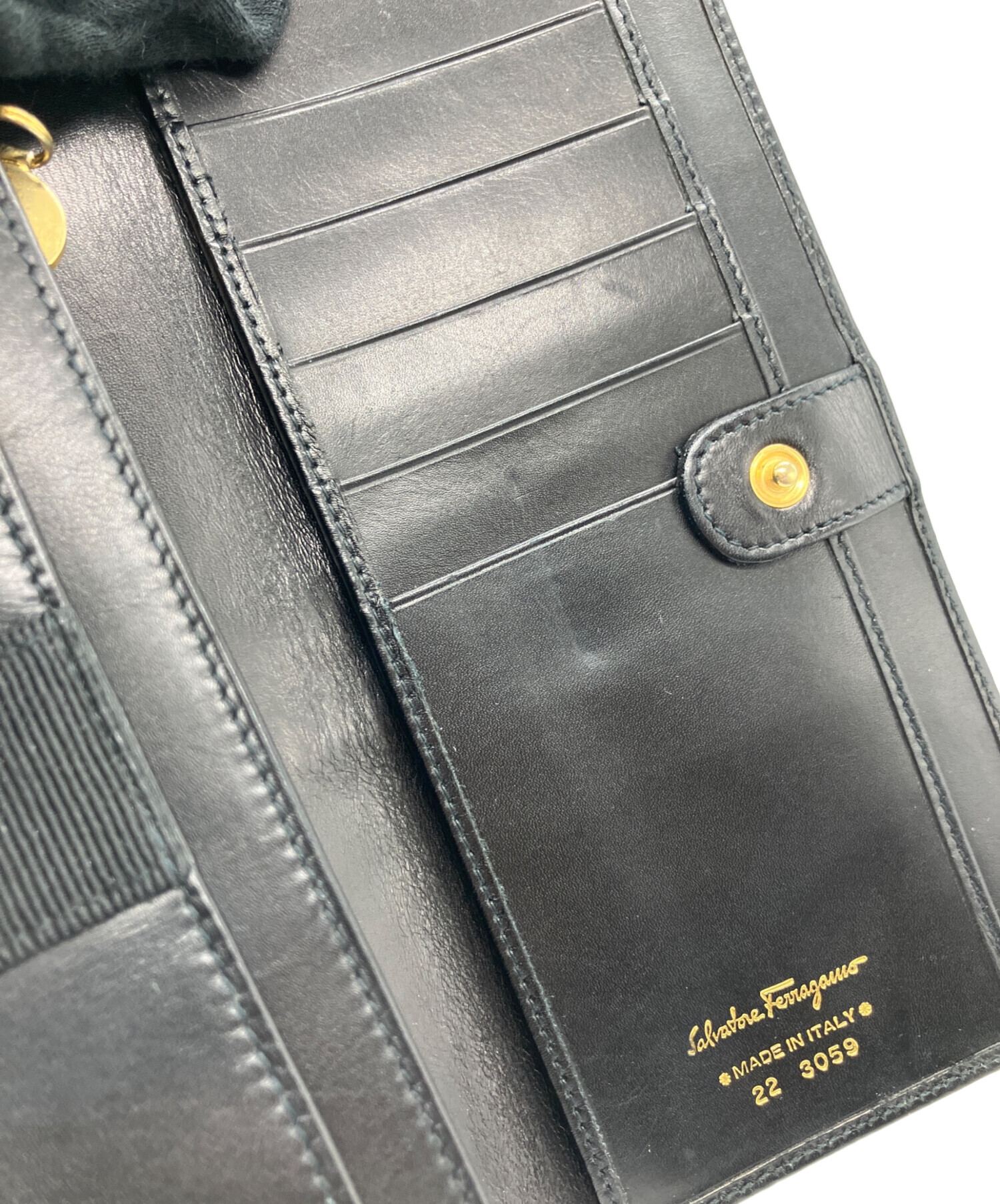 【未使用に近い】サルヴァトーレフェラガモ 長財布 総柄 ロゴ L字ファスナー 黒 中古・古着通販】Salvatore Ferragamo (サルヴァトーレ