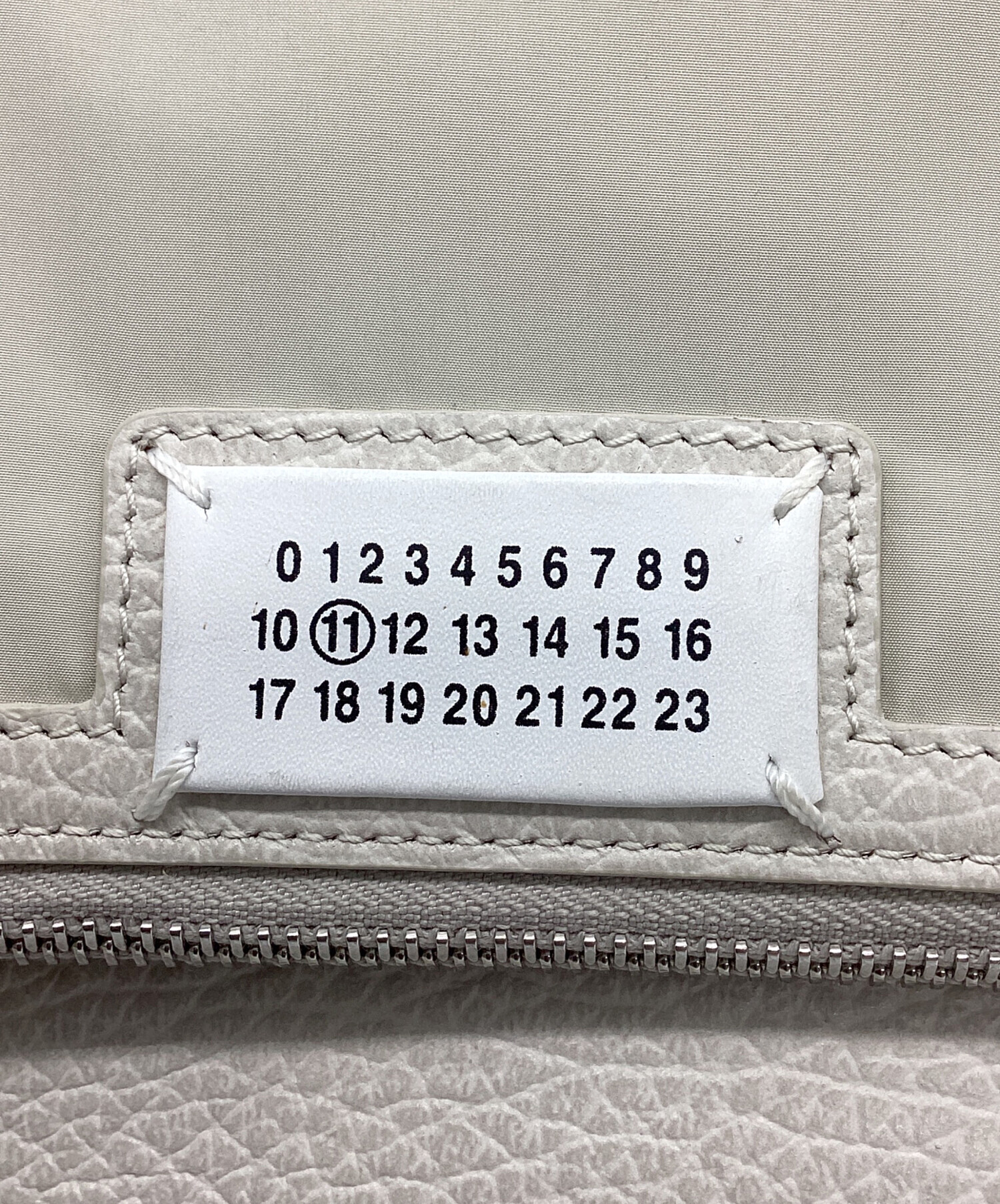 Maison Margiela メゾンマルジェラ ショルダーバッグ  ベージュ 【古着】【中古】【送料無料】 Maison Margiela（メゾンマルジェラ）ショルダーバッグ ベージュ