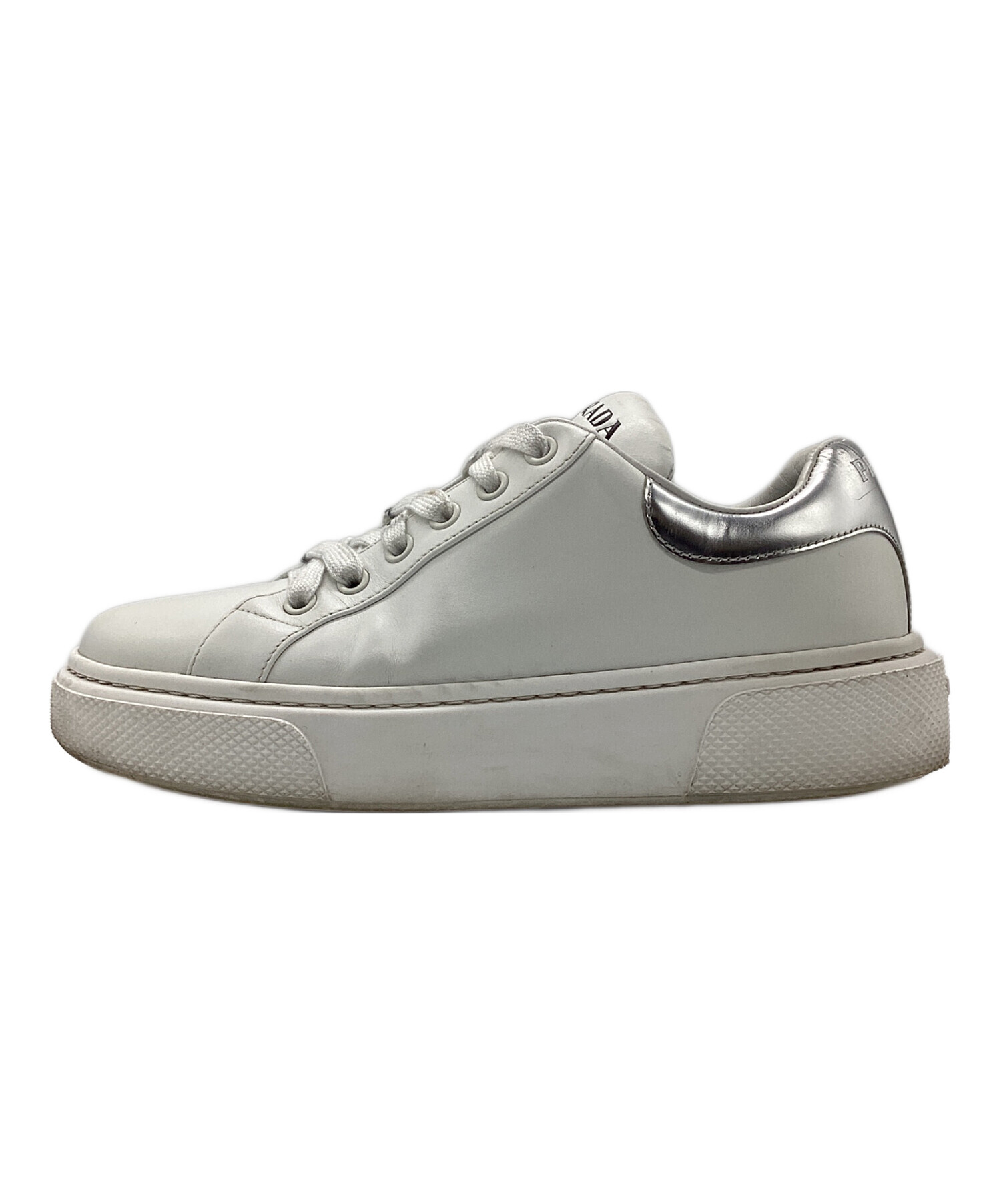 中古・古着通販】PRADA (プラダ) ローカットスニーカー ホワイト