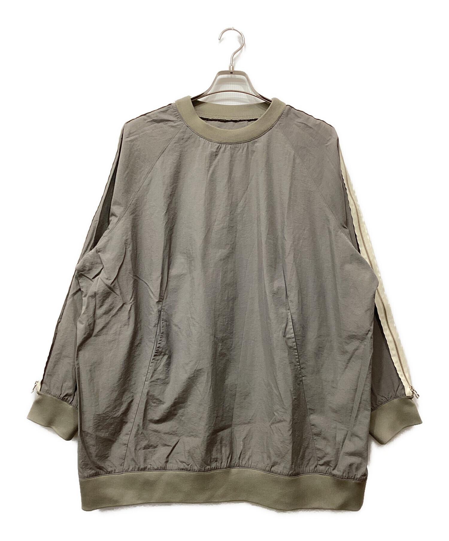 古着 ナイロン スウェット Carhartt カーハート 古着 パーカー