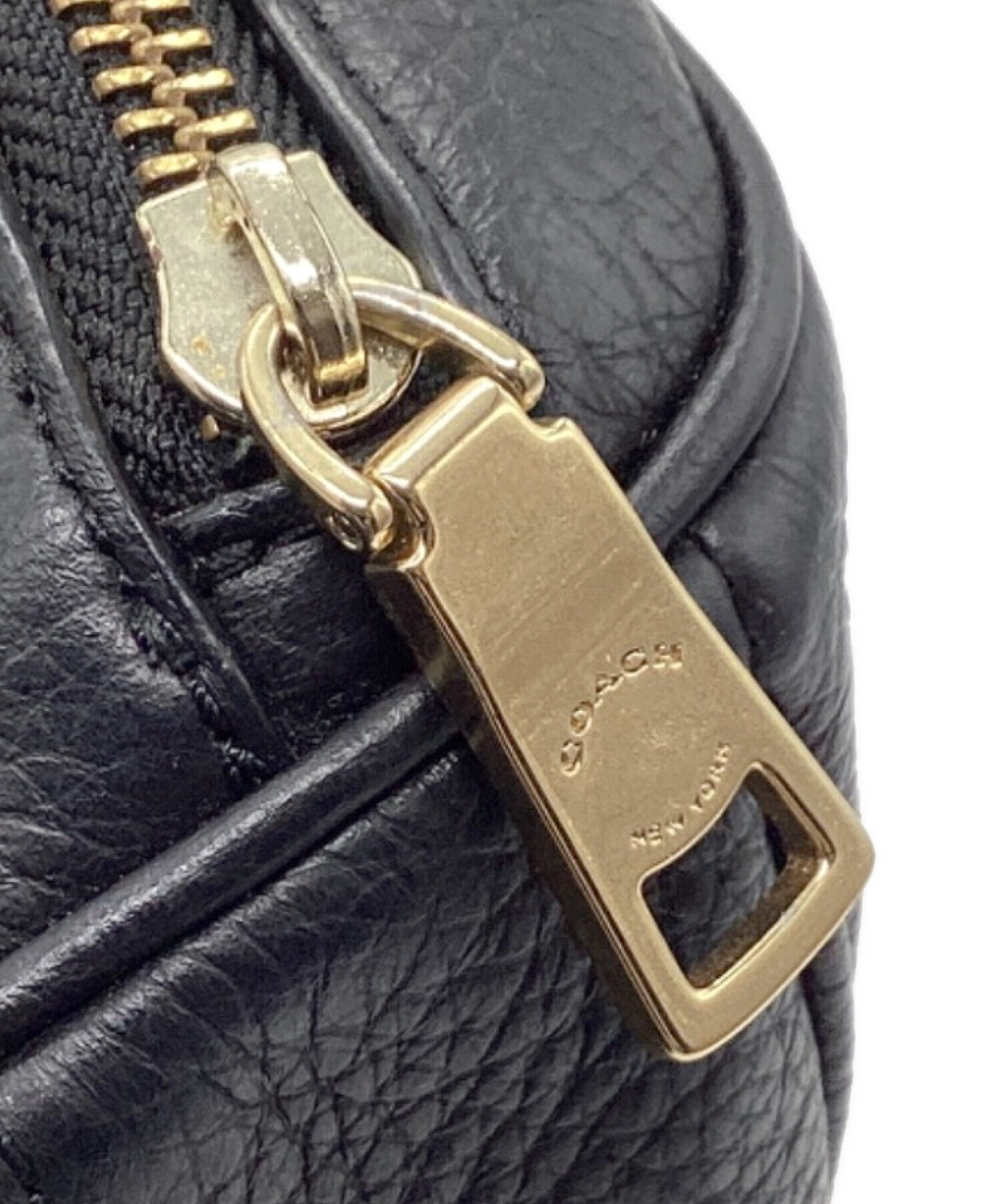 COACHブラックレザー ボディバッグ ゴールドジッパー 中古・古着通販】COACH (コーチ) ボディーバッグ ブラック×ゴールド
