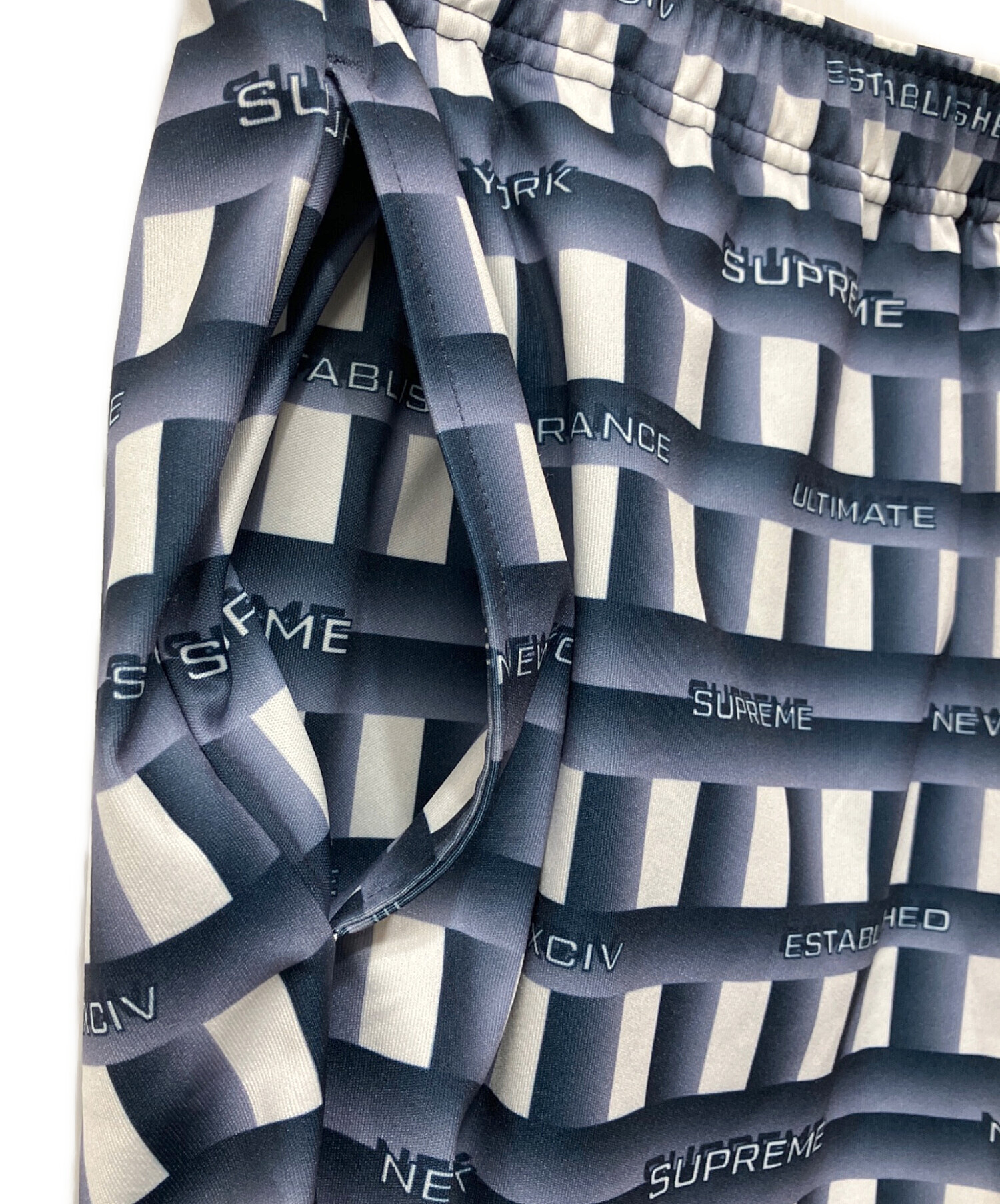 中古・古着通販】SUPREME (シュプリーム) Grid Soccer Short ネイビー