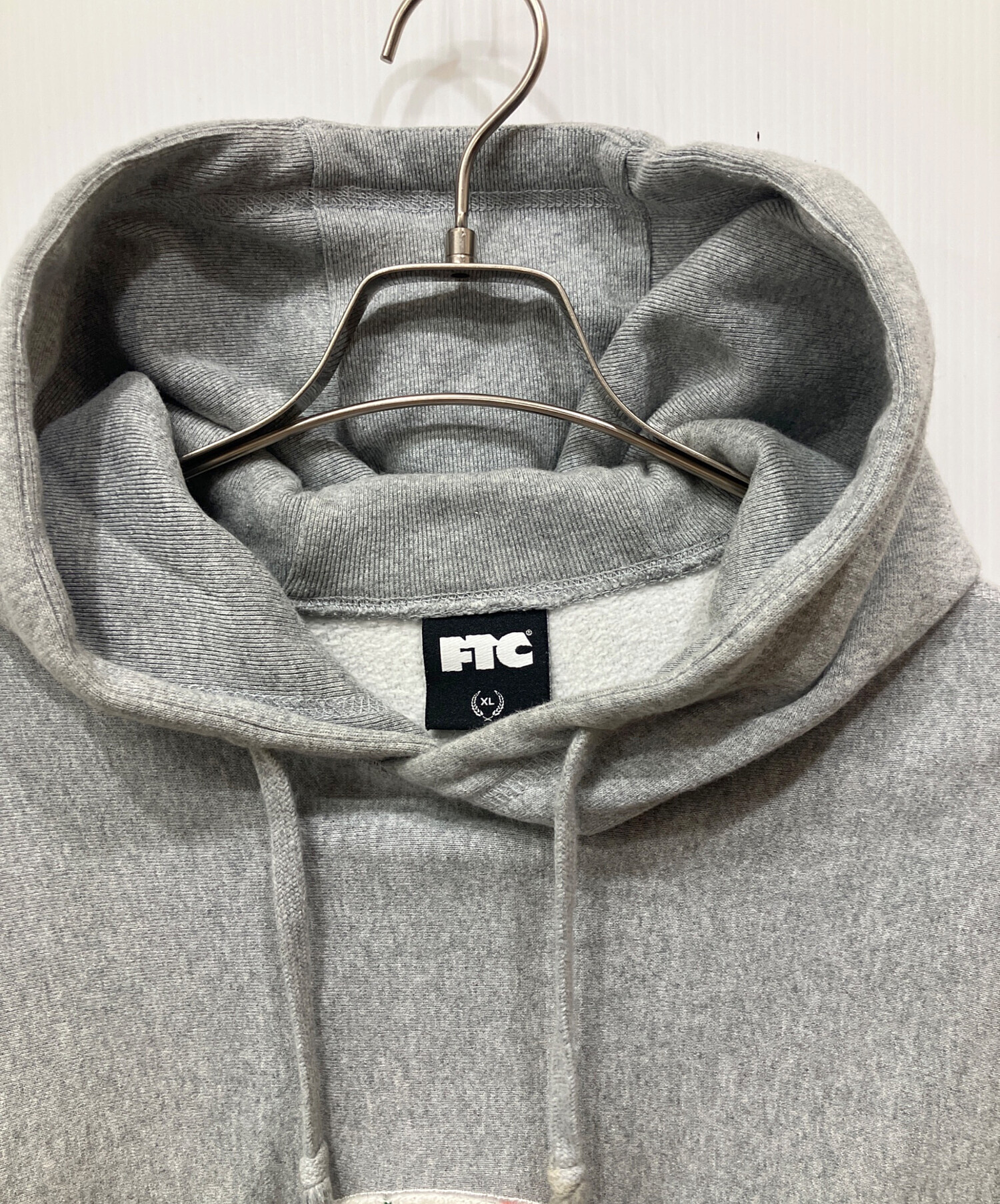 中古・古着通販】FTC (エフティーシー) プルオーバーパーカー グレー