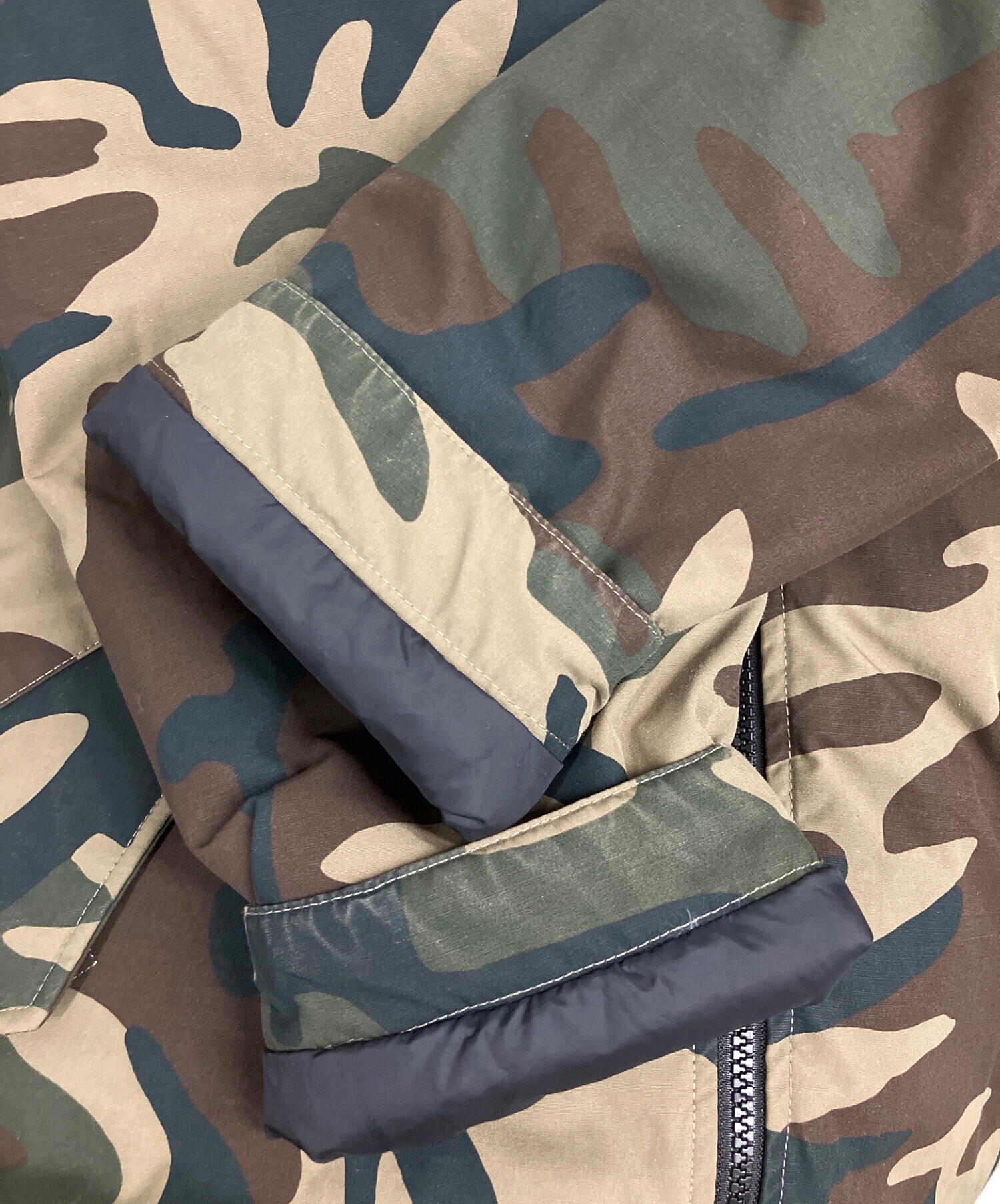 中古・古着通販】LEVI'S (リーバイス) ダウンジャケット グリーン