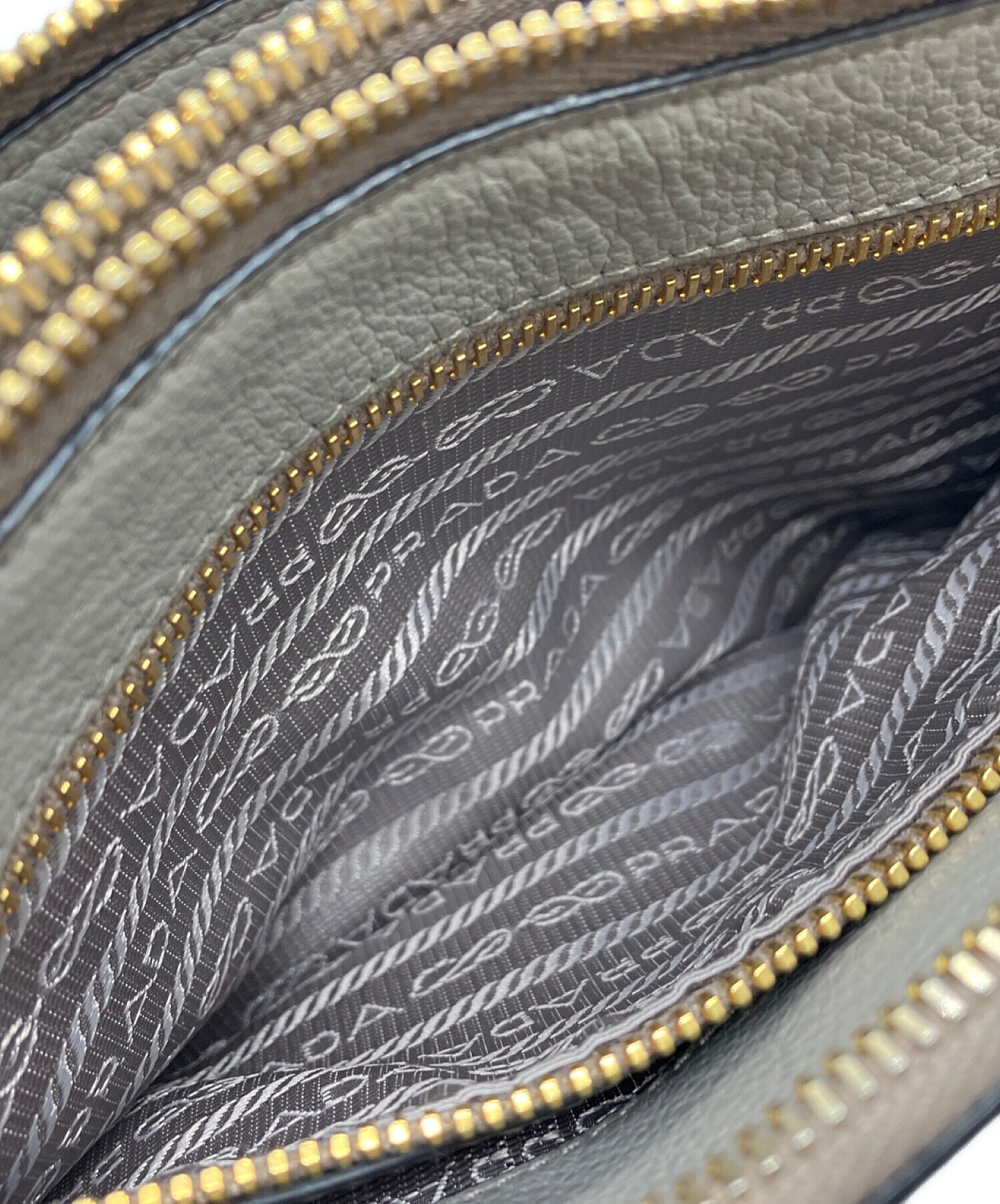 中古・古着通販】PRADA (プラダ) レザーショルダーバッグ グレー