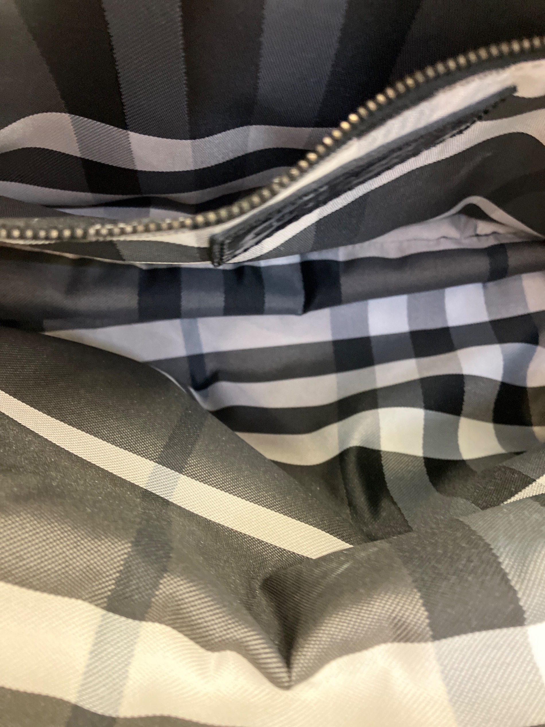 中古・古着通販】BURBERRY (バーバリー) エナメルバッグ｜ブランド