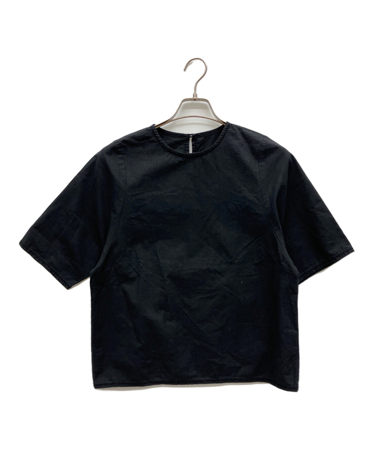 ホームスパン homspun 半袖ブラウス 中古・古着通販】homspun (ホームスパン) 半袖ブラウス ブラック
