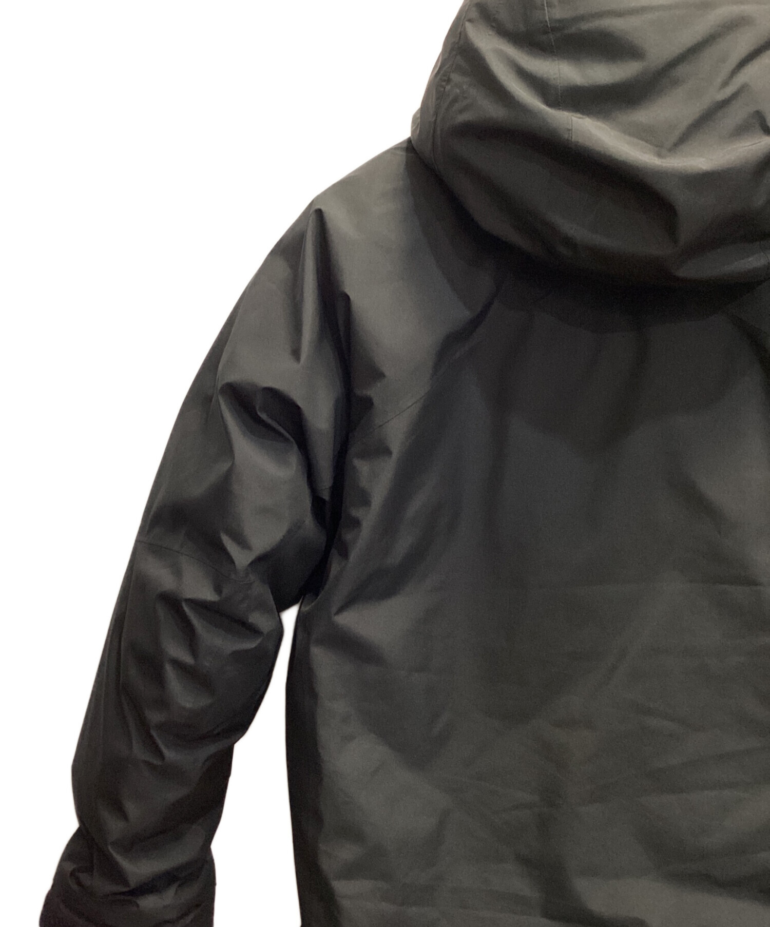 Helly Hansen ブラック ダウンジャケット 異素材 切り替えしタグ付き 中古・古着通販】HELLY HANSEN (ヘリーハンセン) ダウンジャケット