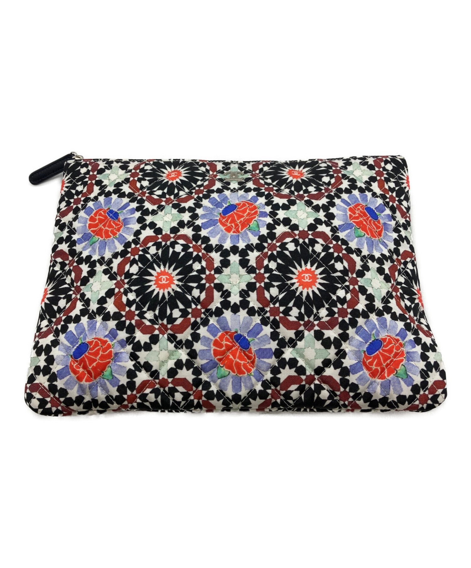 u*o様 CHANEL ベルベット クラッチ 中古・古着通販】CHANEL (シャネル) クラッチバッグ マルチカラー