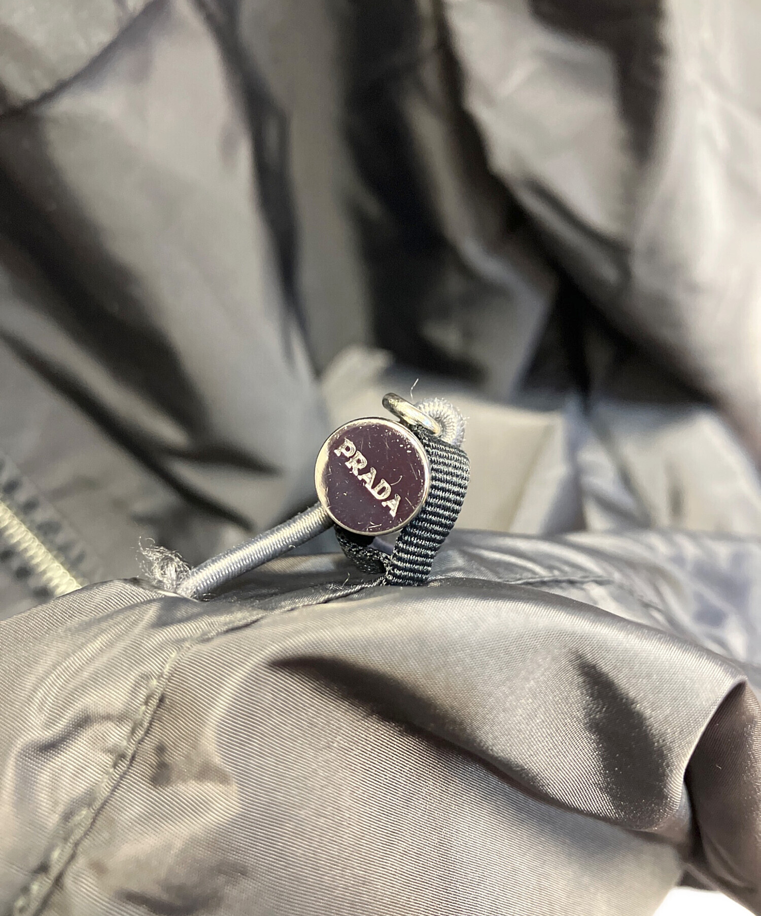 タイガーチキンさん専用】 PRADA フード付きナイロンジャケット グレー