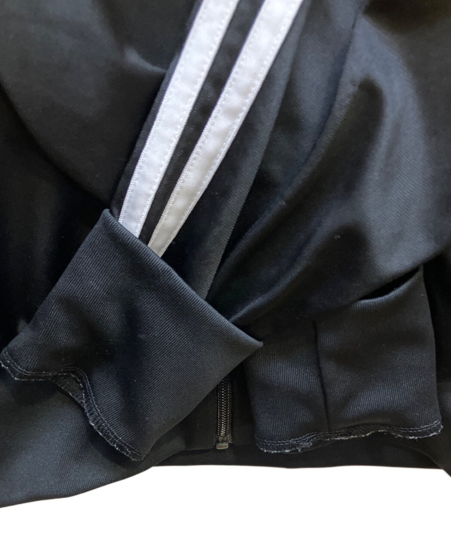 【未使用・タグ付】On コートトラックジャケット XS 中古・古着通販】adidas (アディダス) トラックジャケット ブラック