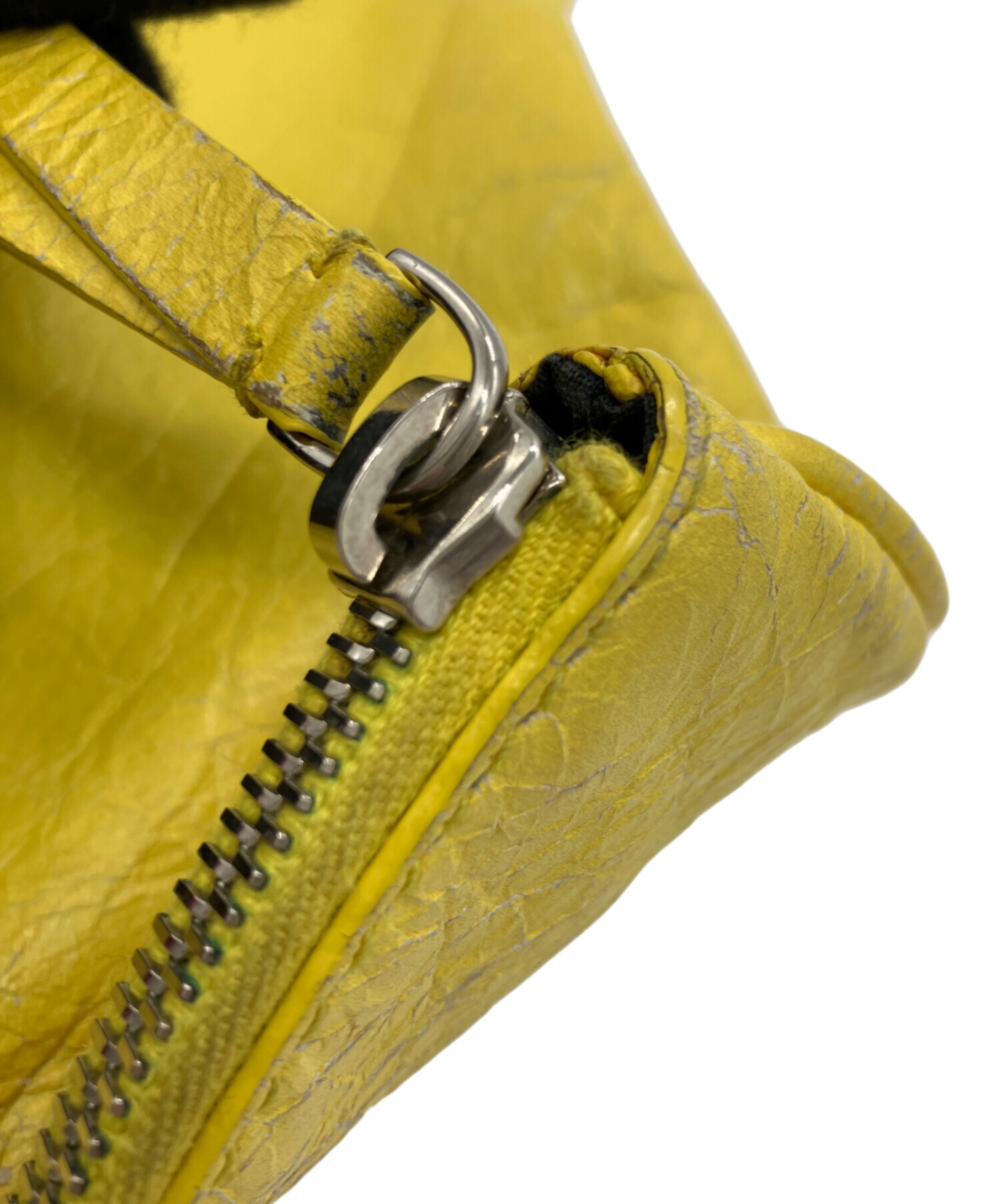 BALENCIAGA イエロー レザー ハンドバッグ バレンシアガ「ネオ クラシック」バッグ＆ウォレット“イエロー”で彩っ