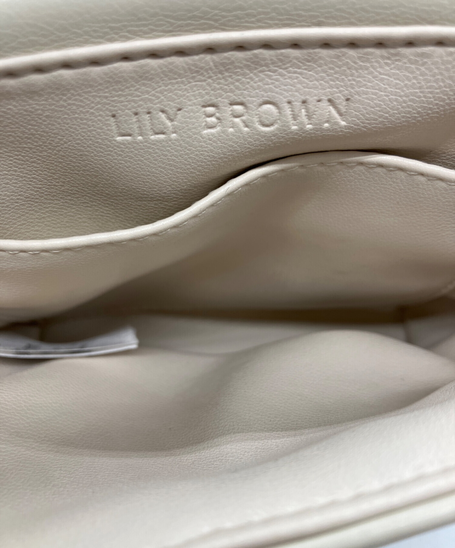 LILY リリー/レザーショルダーバッグ/ABランク/64【中古】 LILY リリー/レザーショルダーバッグ/ABランク/64【中古】の通販 by