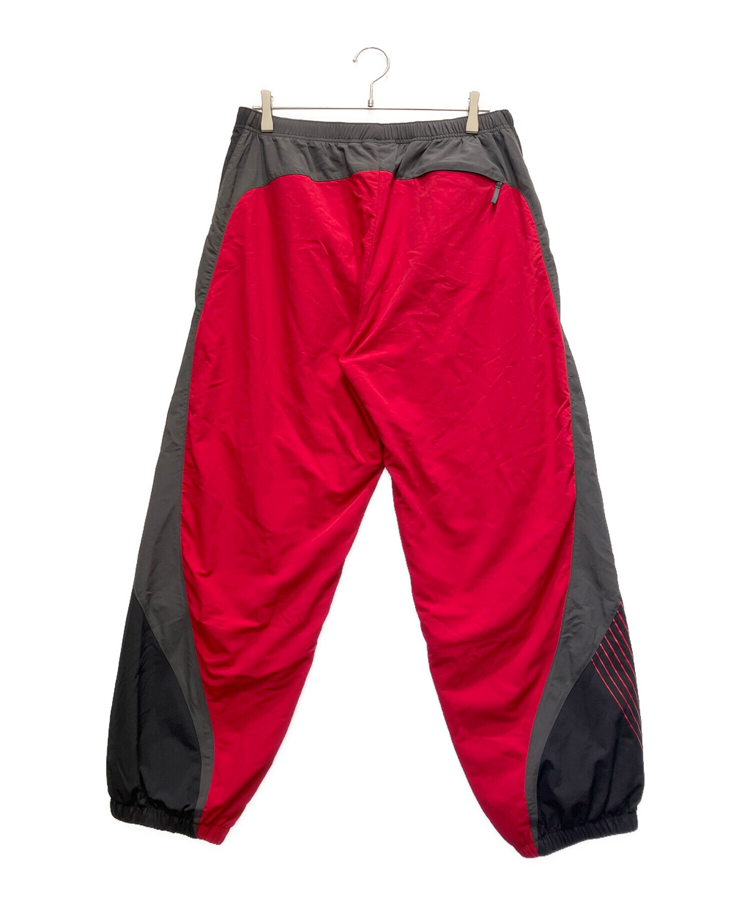 Supreme シュプリーム パンツ（その他） L 赤 【古着】【中古】【送料無料】 中古・古着通販】Supreme (シュプリーム) トラックパンツ ブラック