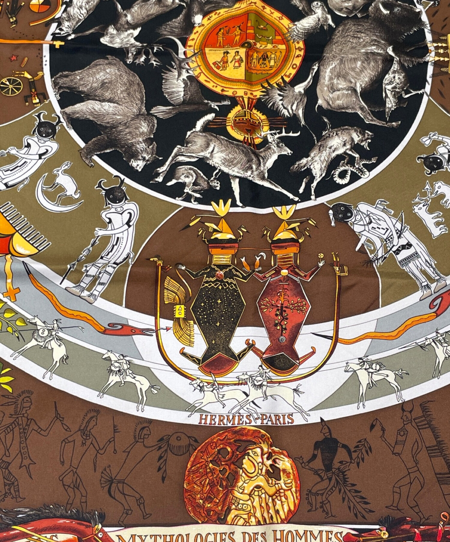 希少　エルメス　スカーフ　シルク　カレ90　褐色の男達の伝説 中古・古着通販】HERMES (エルメス) カレ 90/褐色の男達の伝説