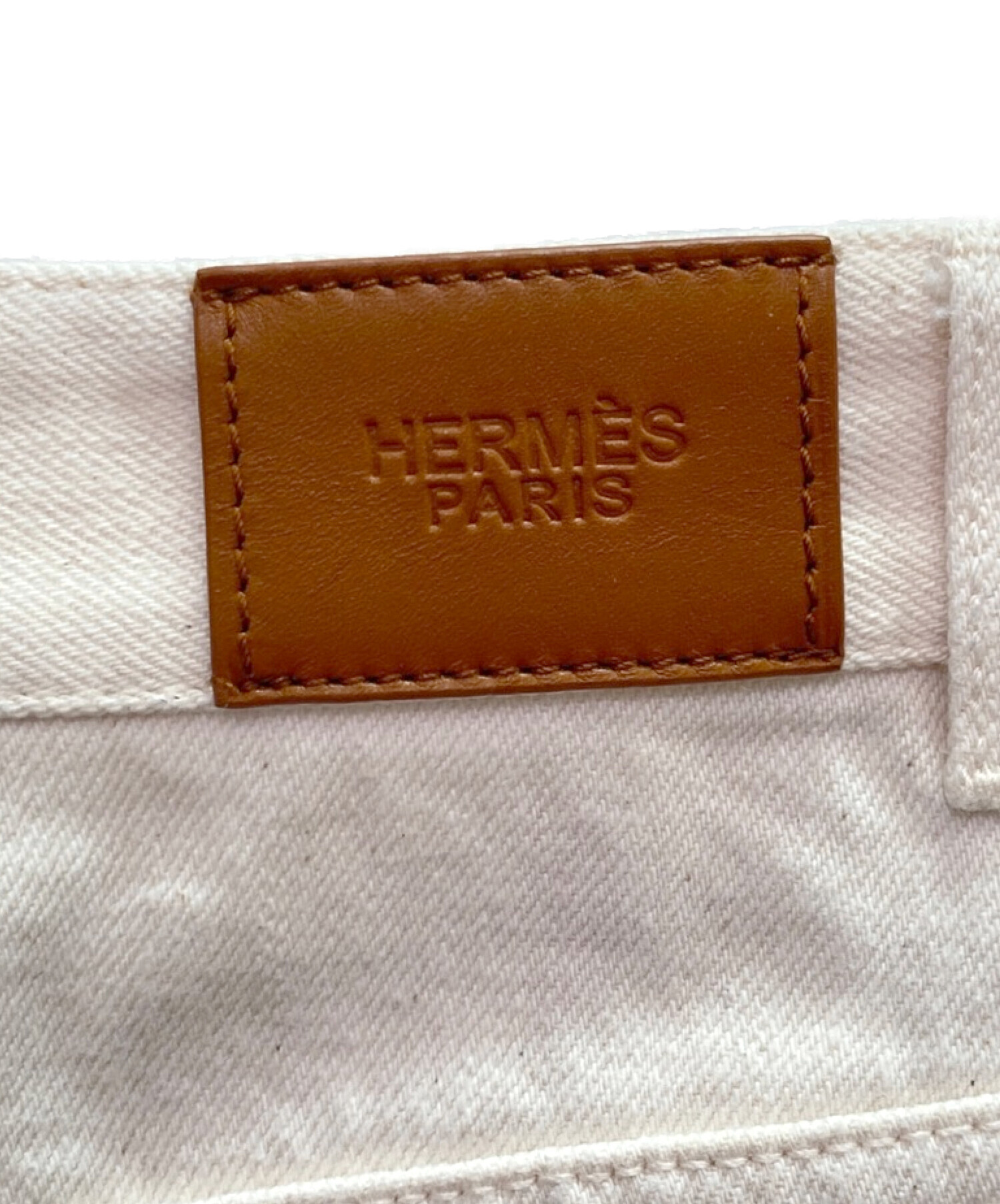 HERMES ストレートデニムレザーパッチセリエボタン