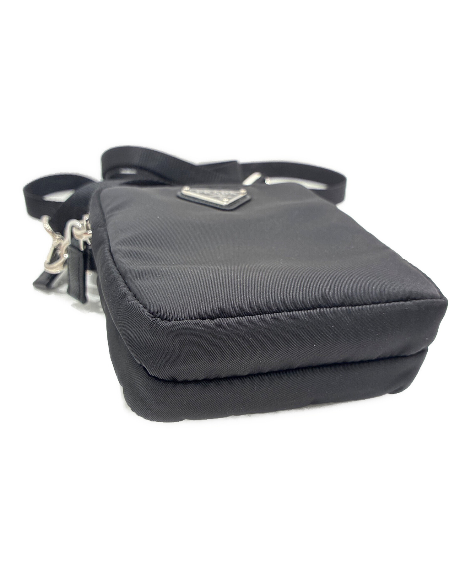 PRADA RE-NYLON ブラック ケース 中古・古着通販】PRADA (プラダ) Re-Nylon スマートフォンケース