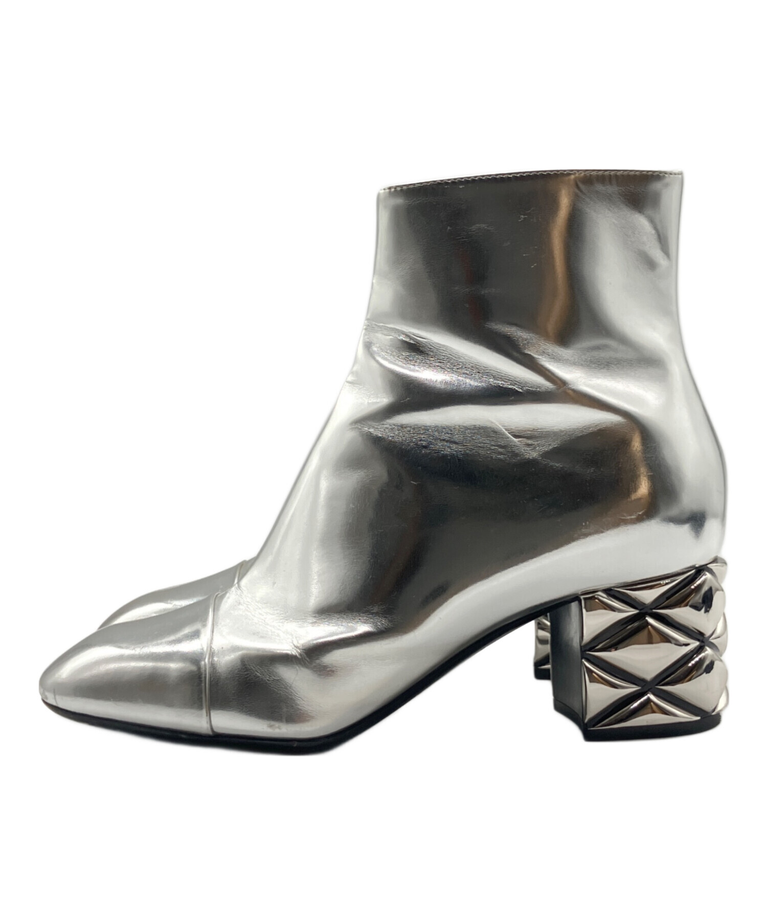 ❤️美品LOUIS VUITTON ❤️ショートブーツ ルイ・ヴィトン】今シーズン狙うは「重めの黒」1択！ヘビロテできる