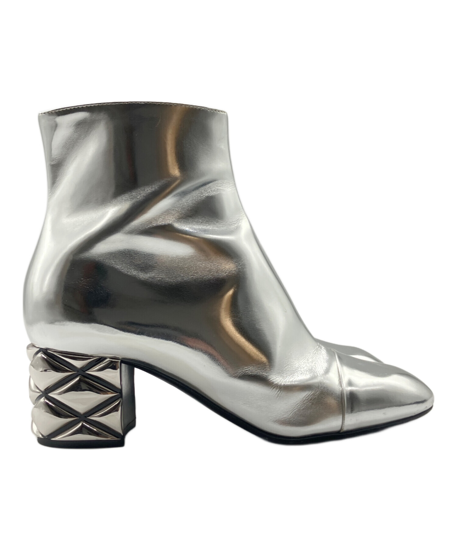 louis vuitton ショートブーツ ルイ・ヴィトンの最旬ブーツ3選】アイコニックな“モノグラム”を