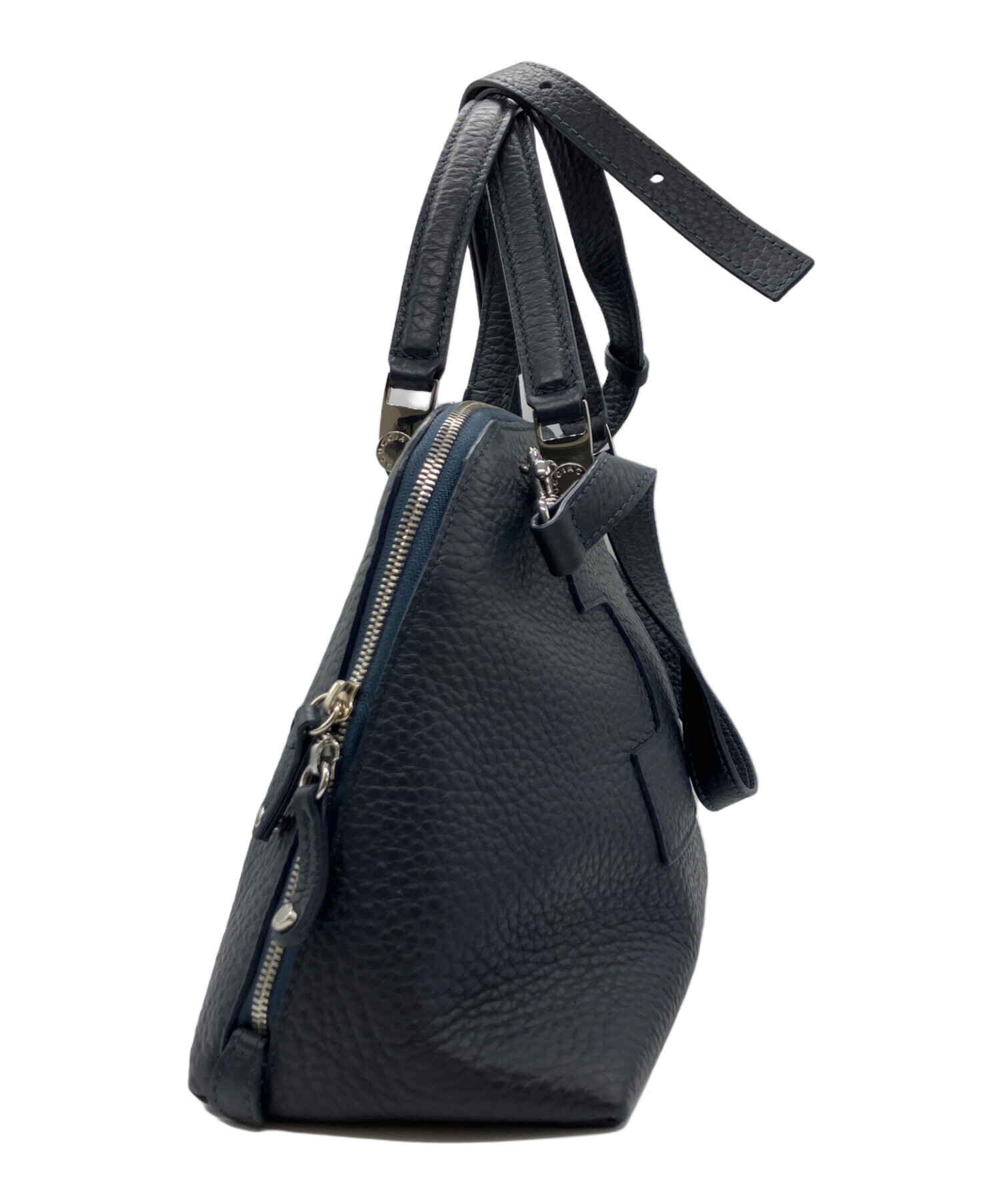 本物 イアクッチ IACUCCI レザー ショルダーバッグ ブラック バッグ 中古・ 本物 イアクッチ IACUCCI レザー ショルダーバッグ ブラック バッグ