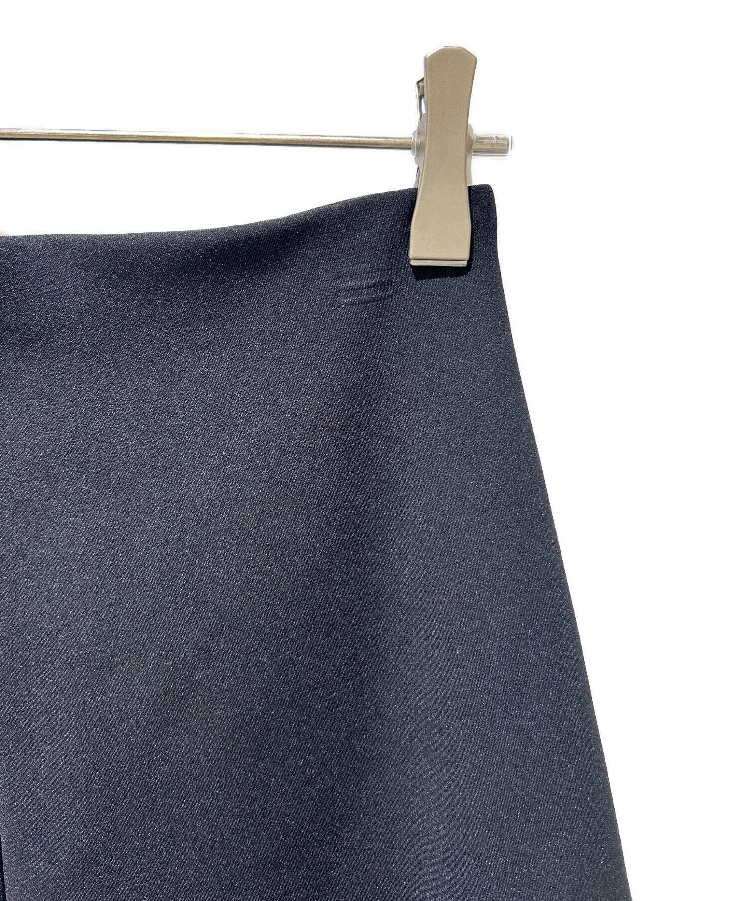 therow 黒のフレアスカート スキューバ素材　S therow 黒のフレアスカート スキューバ素材 S THE ROW すきューバー黒