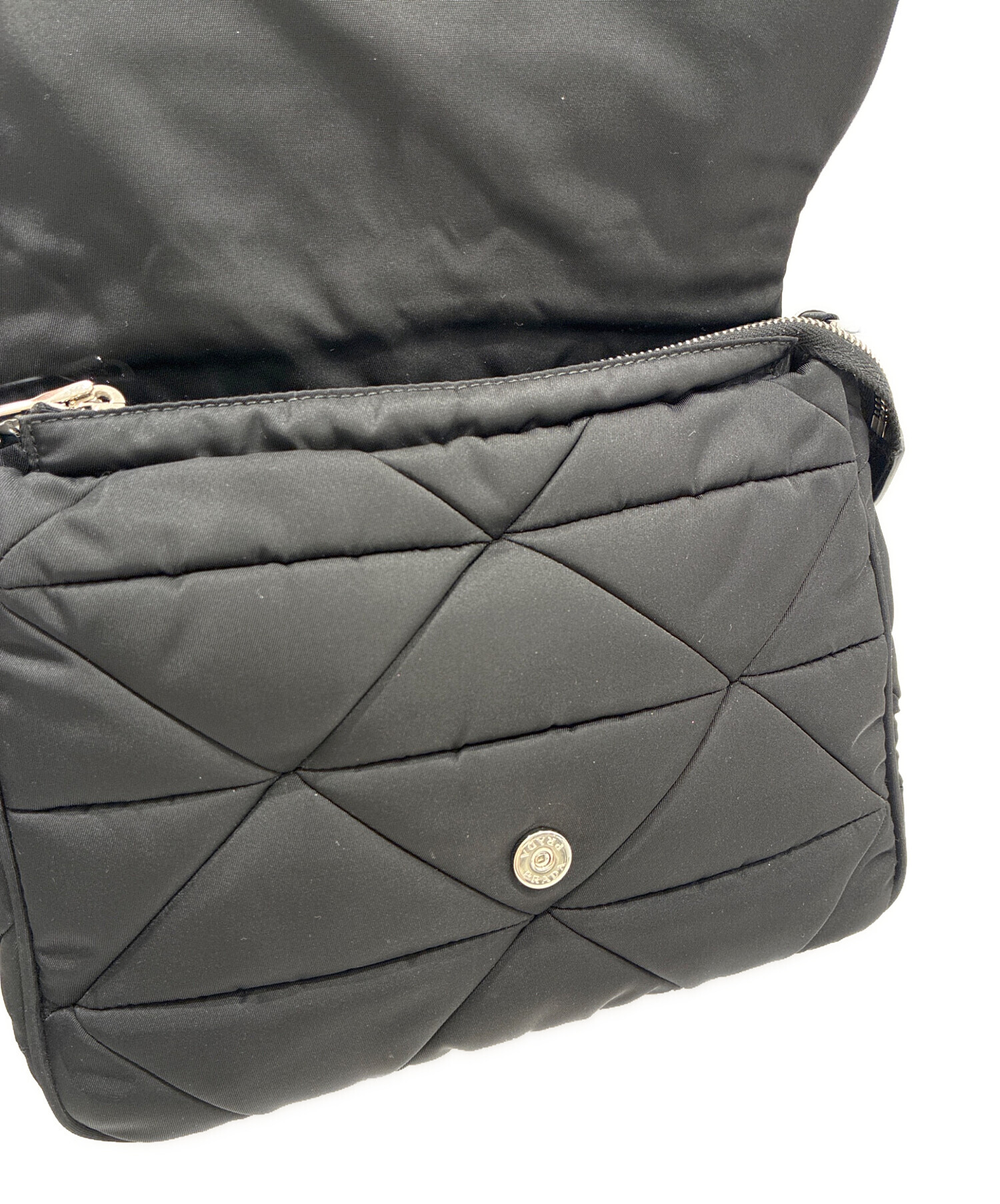 中古・古着通販】PRADA (プラダ) パデッドRe-Nylonショルダーバッグ