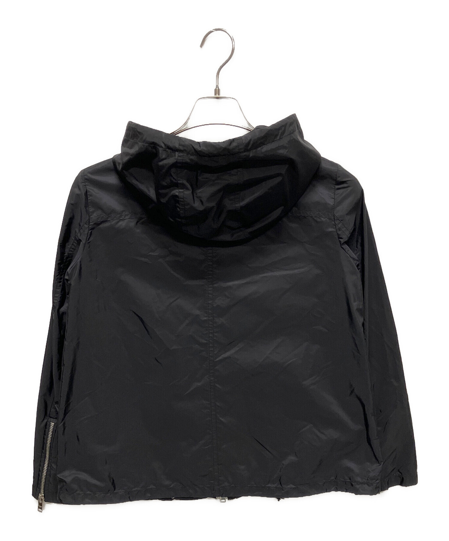 正規品　プラダ　ナイロンジャケット　M 三角プレート付き　黒 中古・古着通販】PRADA (プラダ) Triangle Plate Nylon Jacket