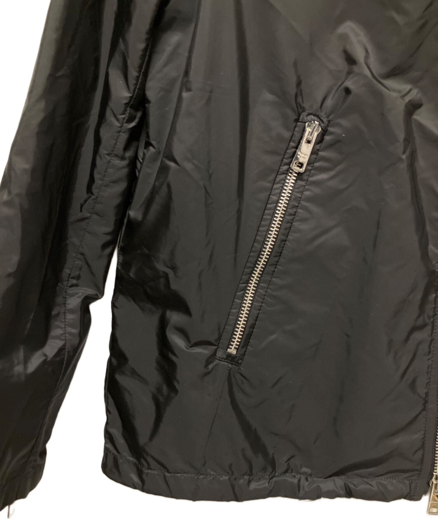 中古・古着通販】PRADA (プラダ) Triangle Plate Nylon Jacket