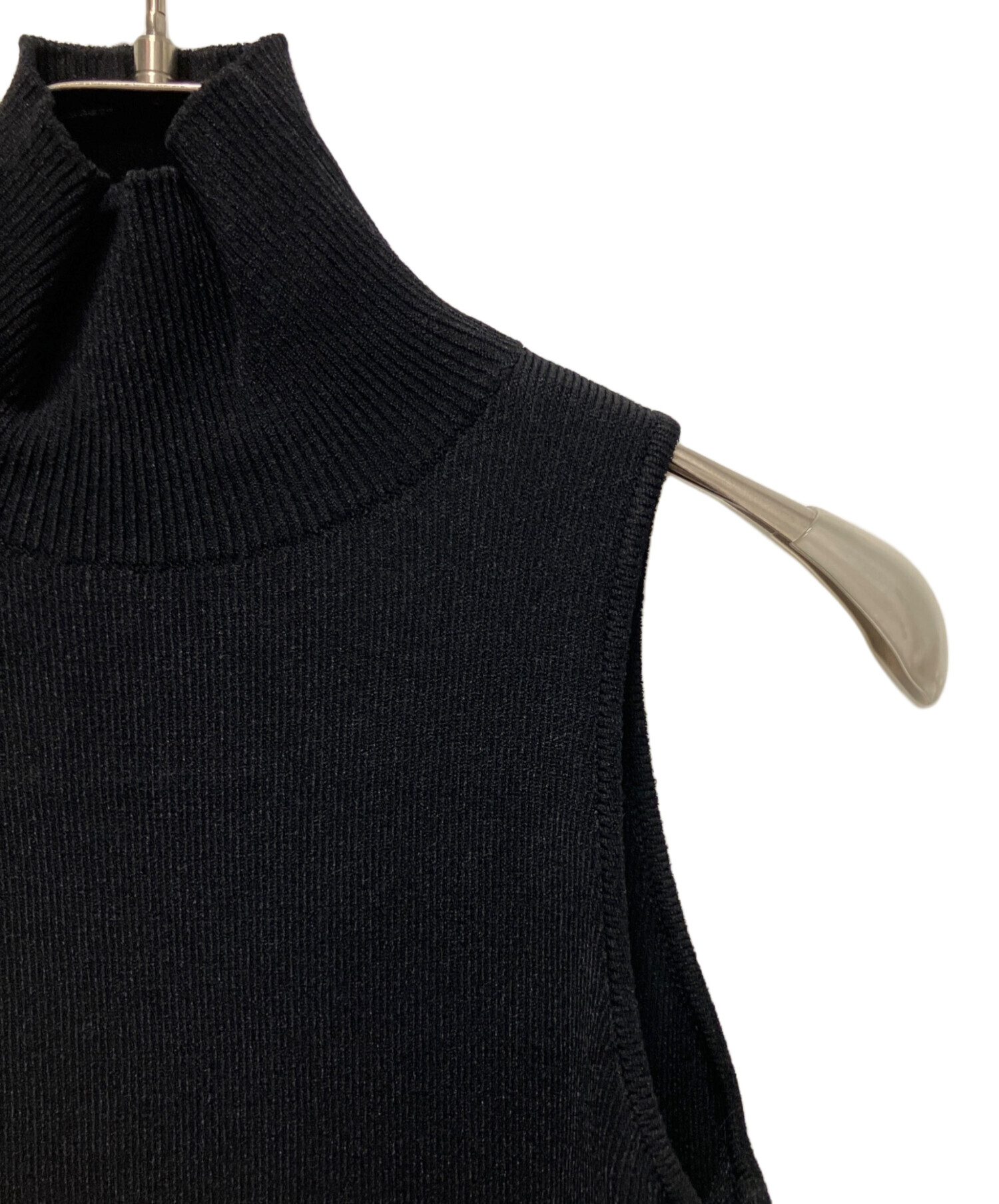 ま2〓 GUCCI グッチ ノースリーブ レディース S ダークネイビー 中古・古着通販】GUCCI (グッチ) ノースリーブニット 681132 ブラック