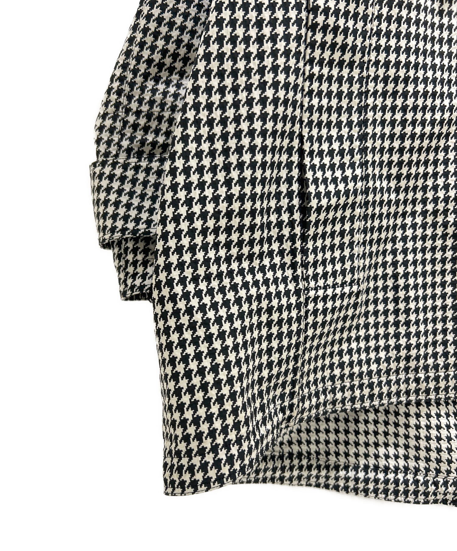 【美品・希少モデル】クリスチャンディオール☆アノラックパーカー オーバーサイズ 中古・古着通販】Christian Dior (クリスチャン ディオール) BEE刺繍