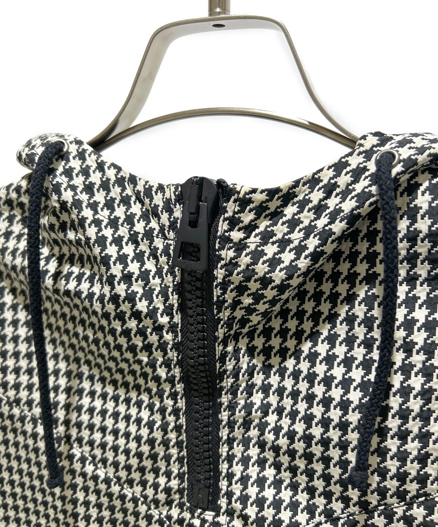 【美品・希少モデル】クリスチャンディオール☆アノラックパーカー オーバーサイズ 中古・古着通販】Christian Dior (クリスチャン ディオール) BEE刺繍