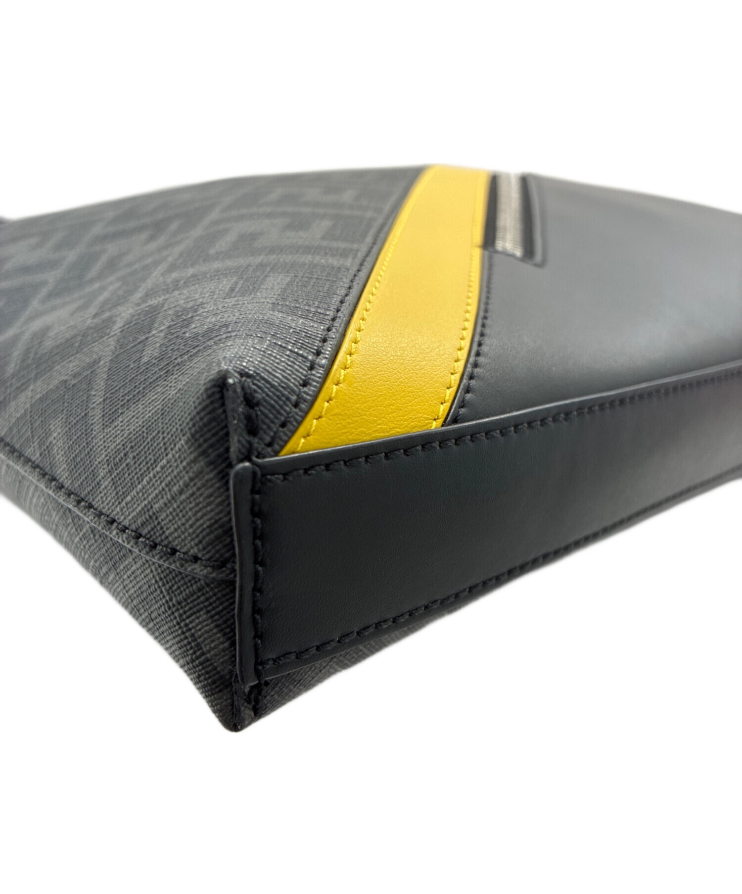 FENDI ボディバッグ 黒/グレー/黄色 中古・古着通販】FENDI (フェンディ) フェンディ ダイアゴナル