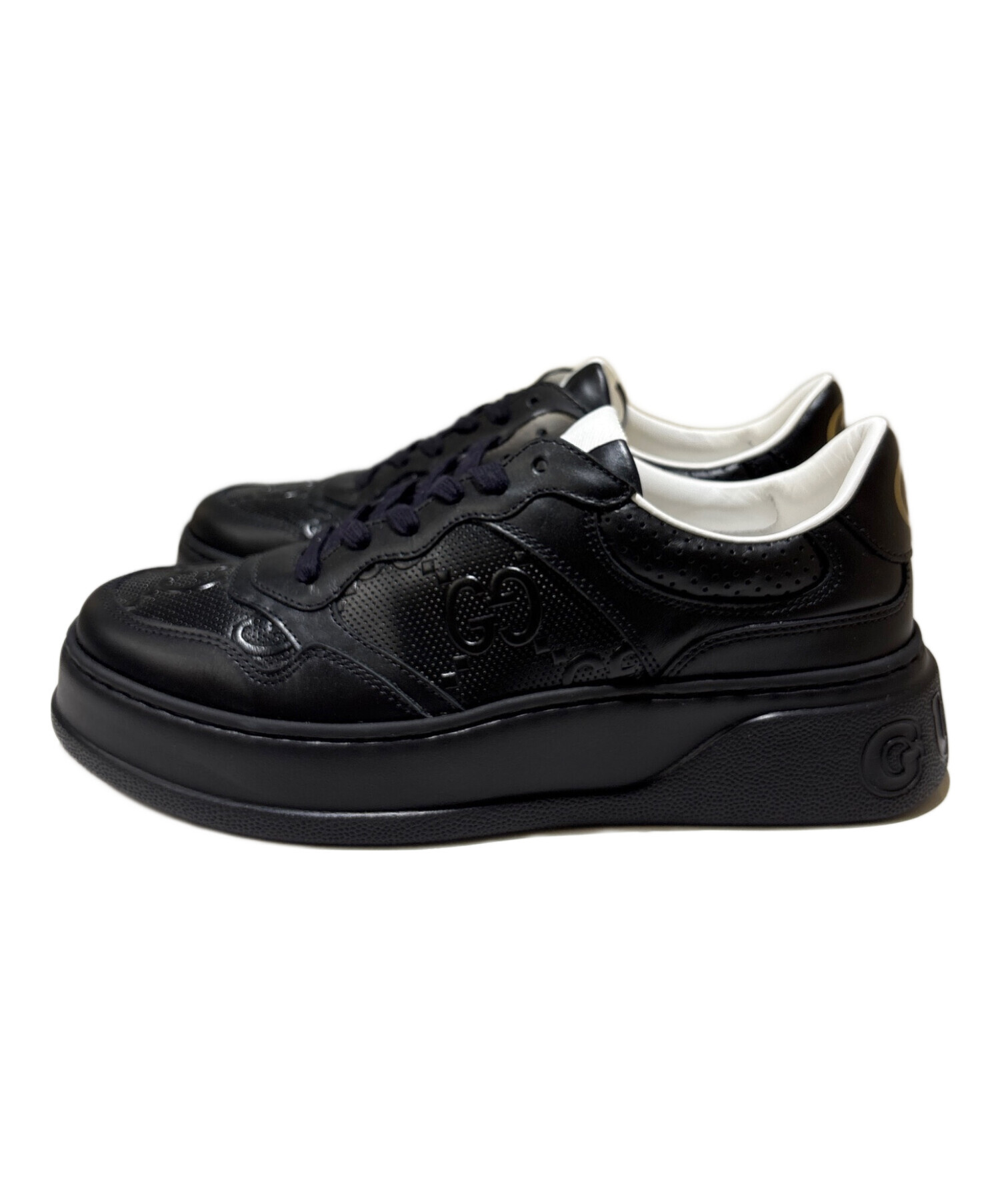 中古・古着通販】GUCCI (グッチ) GGエンボスローカットスニーカー 中古・古着通販】GUCCI (グッチ) GGエンボスローカットスニーカー