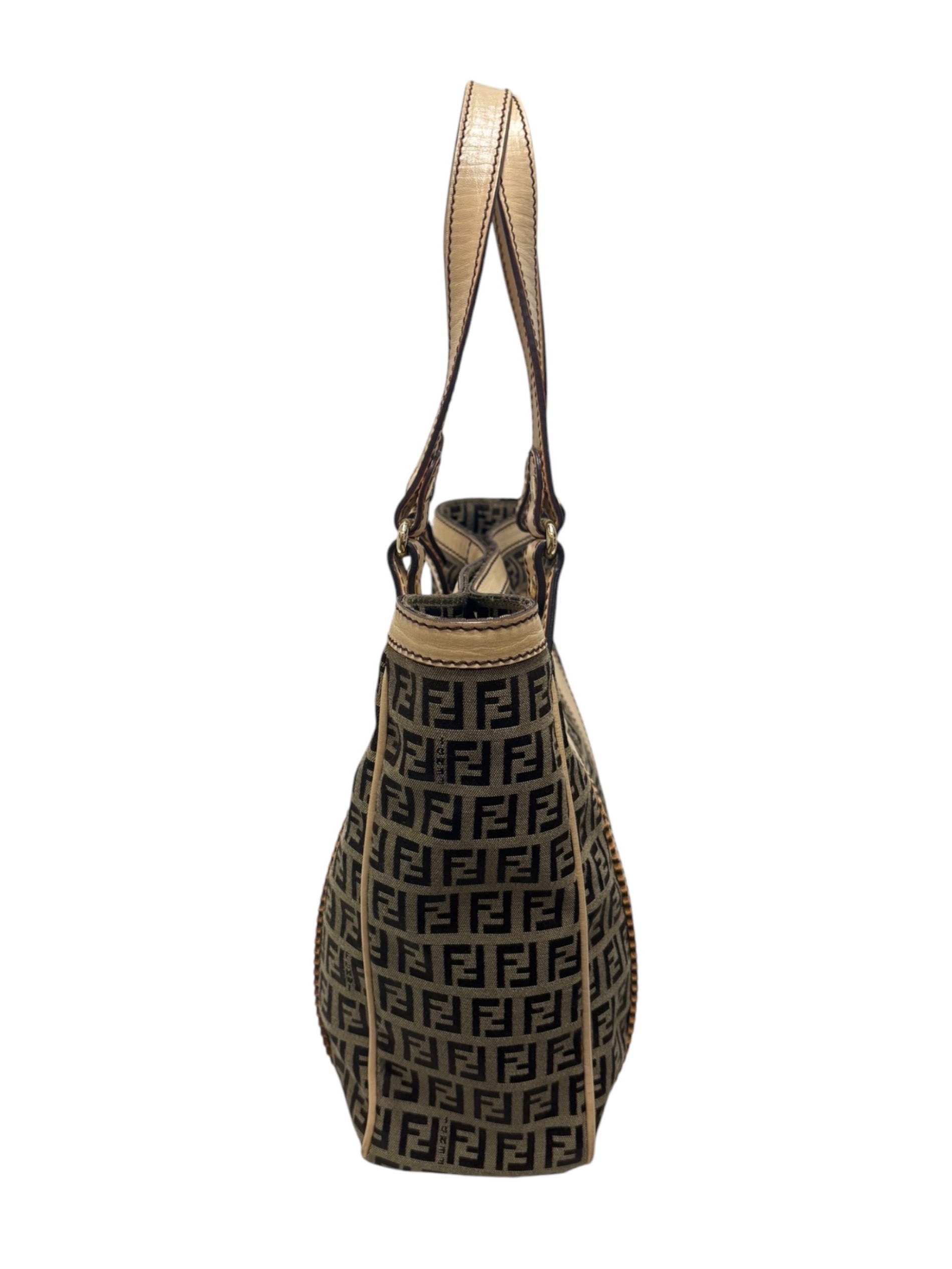FENDI トート バッグ (Vintage) お直し箇所あり。 中古・古着通販】FENDI (フェンディ) トートバッグ/8BH161 ベージュ
