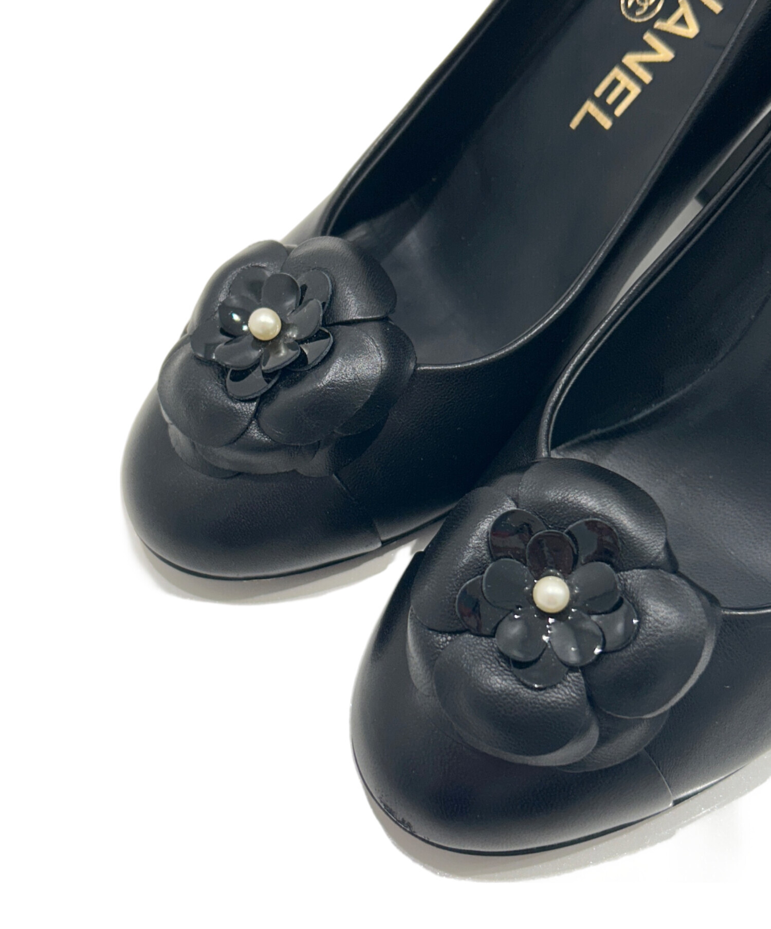 中古・古着通販】CHANEL (シャネル) カメリアチャンキーヒールパンプス
