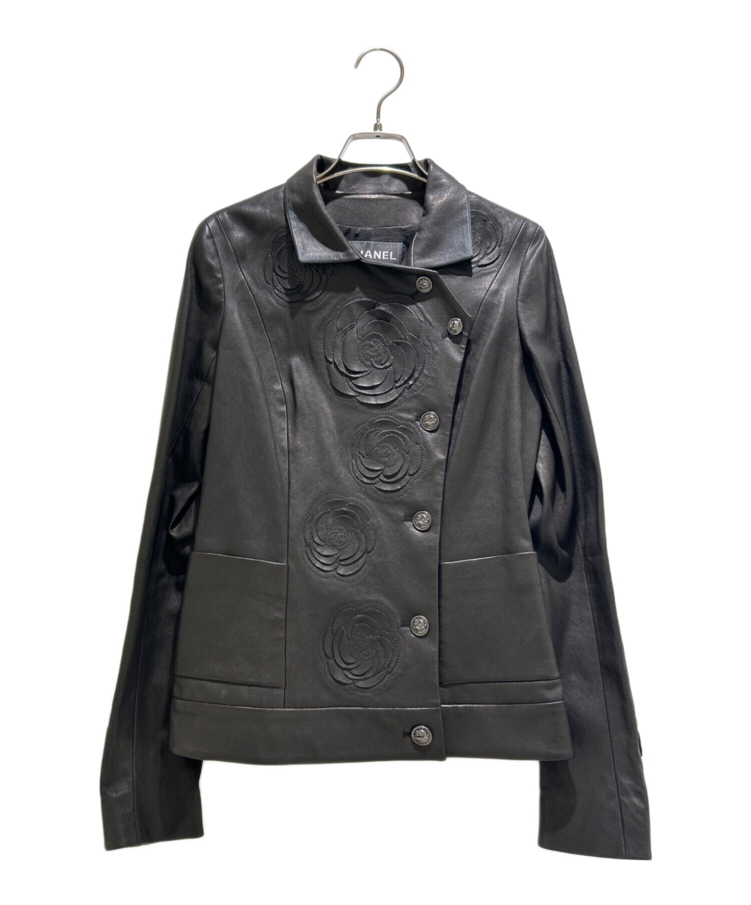 CHANEL ブラックジャケット 34サイズ 中古・古着通販】CHANEL (シャネル) Camellia Leather Jacket/カメリア