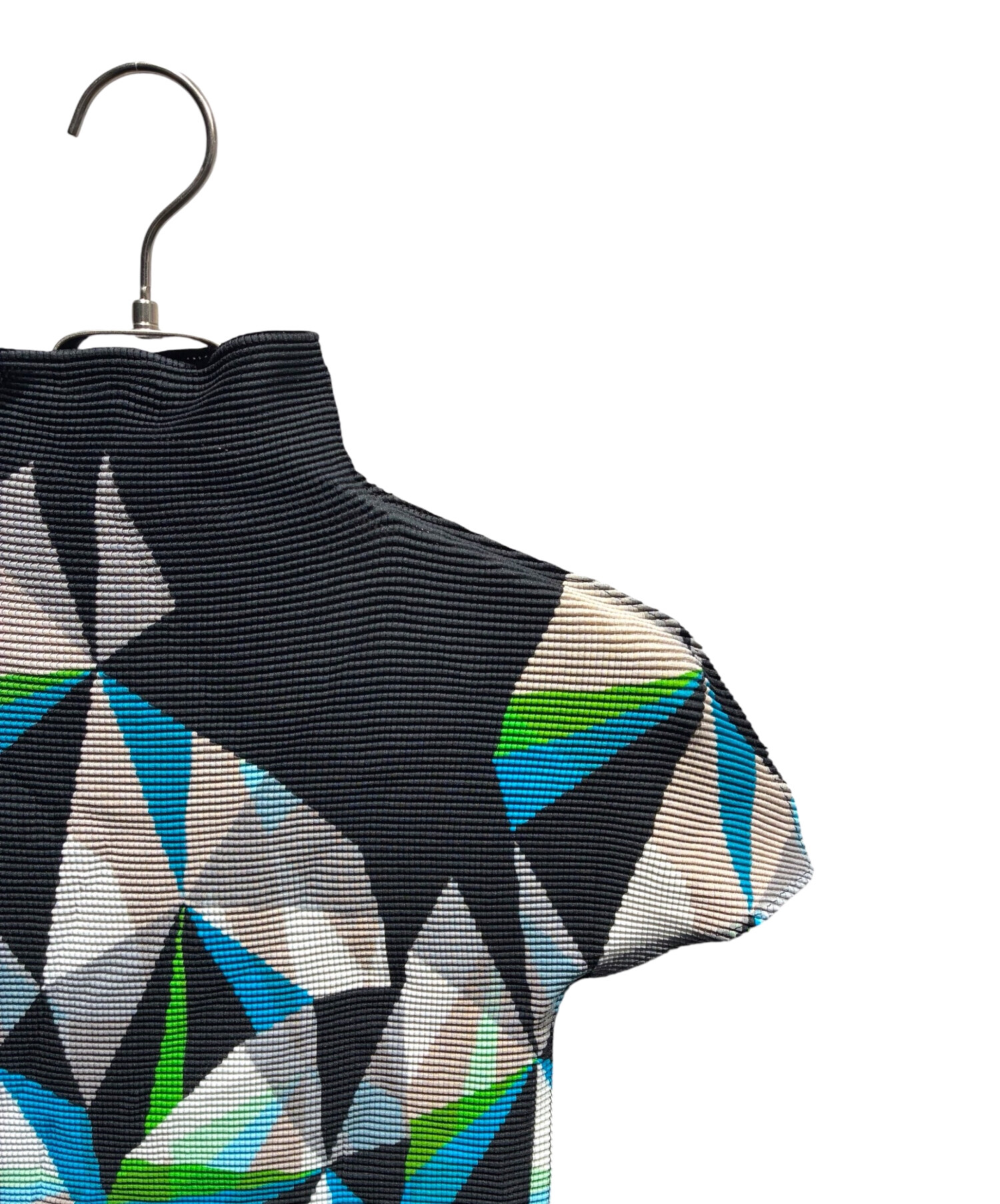 me by ISSEY MIYAKE 2022 半袖　ハイネック　プリーツ 中古・古着通販】me ISSEY MIYAKE (ミーイッセイ ミヤケ) ハイネック