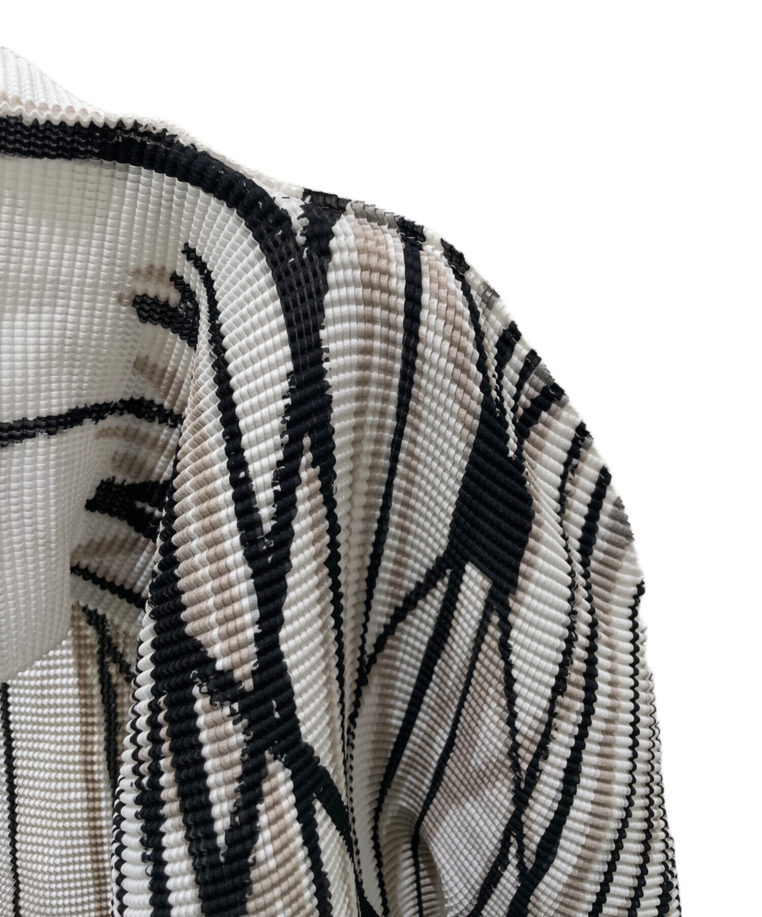 me issey miyake ミー イッセイミヤケ プリーツ カーディガン 中古・古着通販】me ISSEY MIYAKE (ミーイッセイ ミヤケ) プリーツ