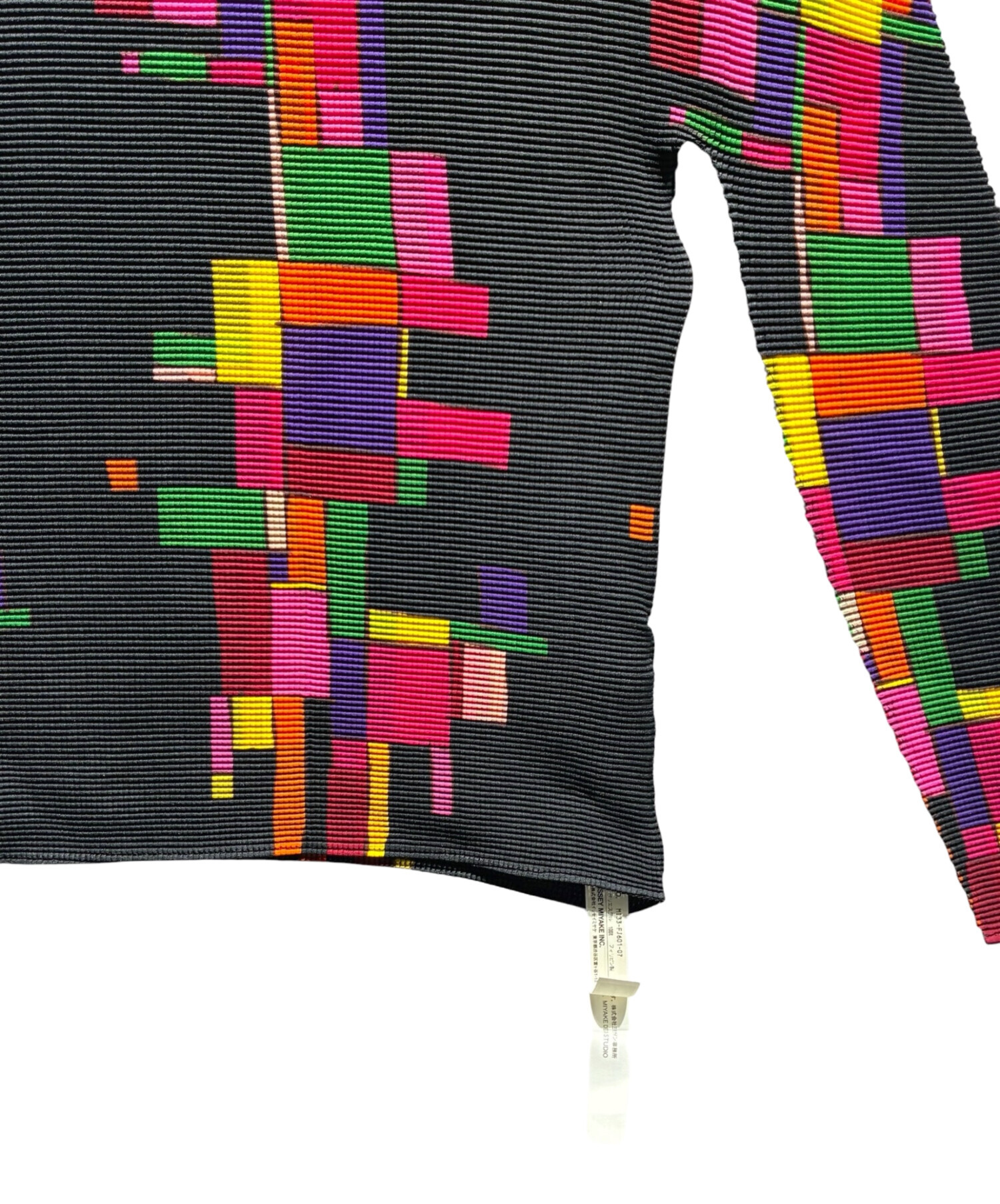 876 ミーイッセイミヤケ ノースリーブ タートルネック 総柄 中古・古着通販】me ISSEY MIYAKE (ミーイッセイ ミヤケ) ハイネック