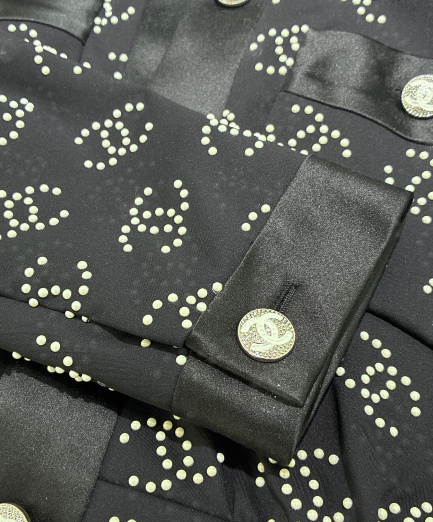 中古・古着通販】CHANEL (シャネル) Faux Pearl Coco Mark Collarless
