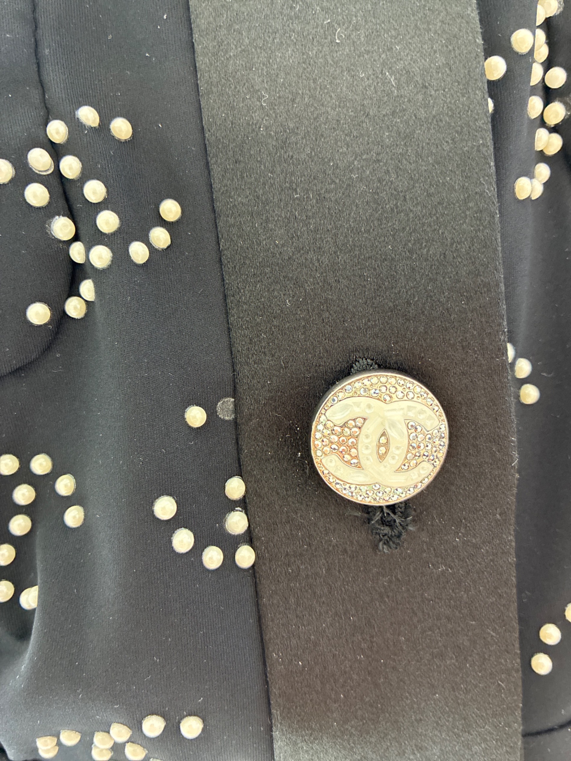 中古・古着通販】CHANEL (シャネル) Faux Pearl Coco Mark Collarless
