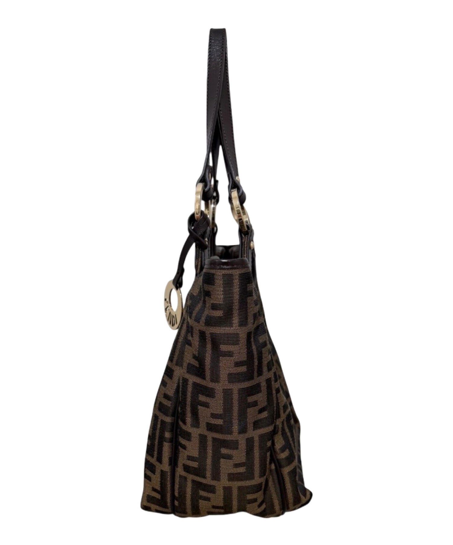 #1272 FENDI イタリア製 ズッカ柄 ハンドバッグ ブラウン 古着 中古・古着通販】FENDI (フェンディ) ズッカ柄 ハンドバッグ ブラウン
