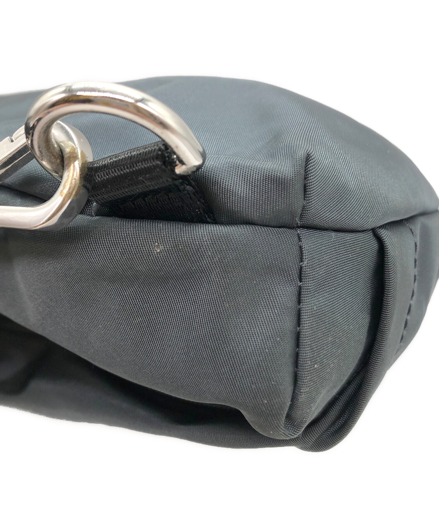 内側使用感あり。TUMI